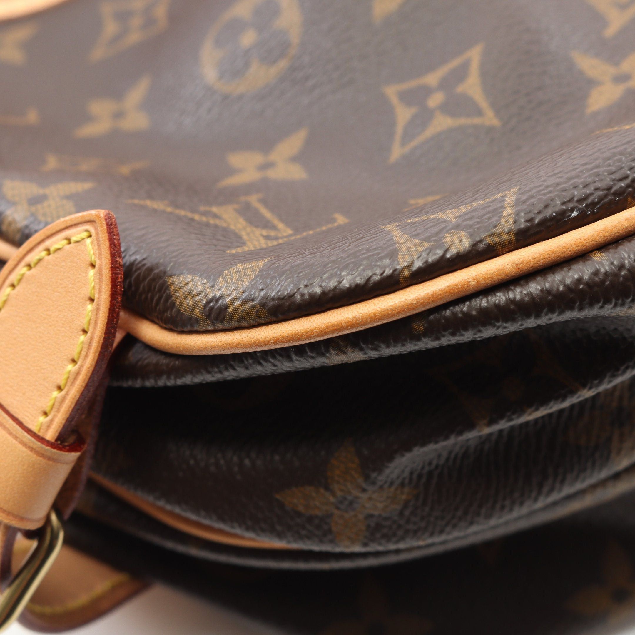 Louis Vuitton Louis Vuitton Saumur 30 Monogram Shoulder Bag Leather Brown Size ONE SIZE - 7 Thumbnail
