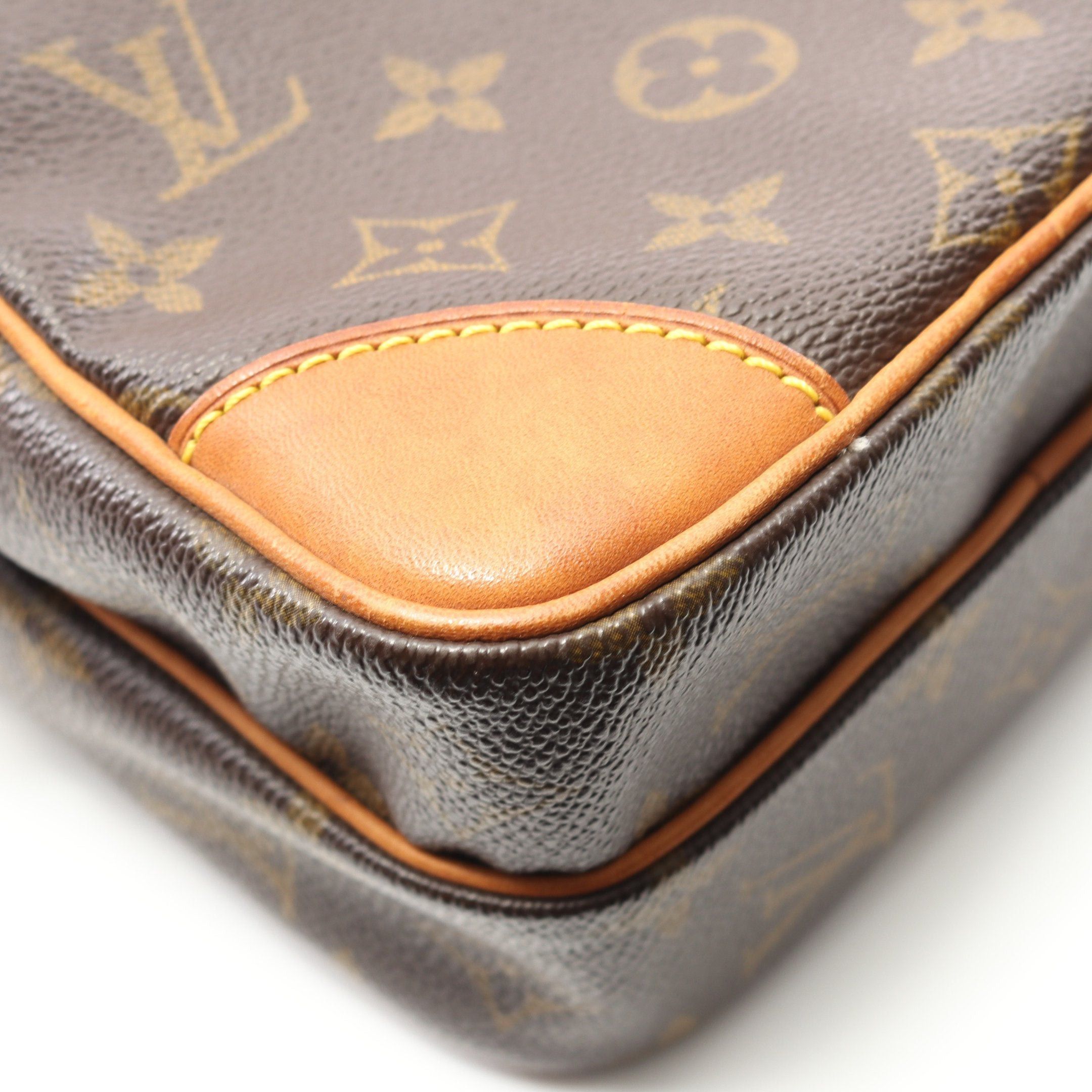 Louis Vuitton Louis Vuitton Amazon Monogram Shoulder Bag Leather Brown Size ONE SIZE - 7 Thumbnail