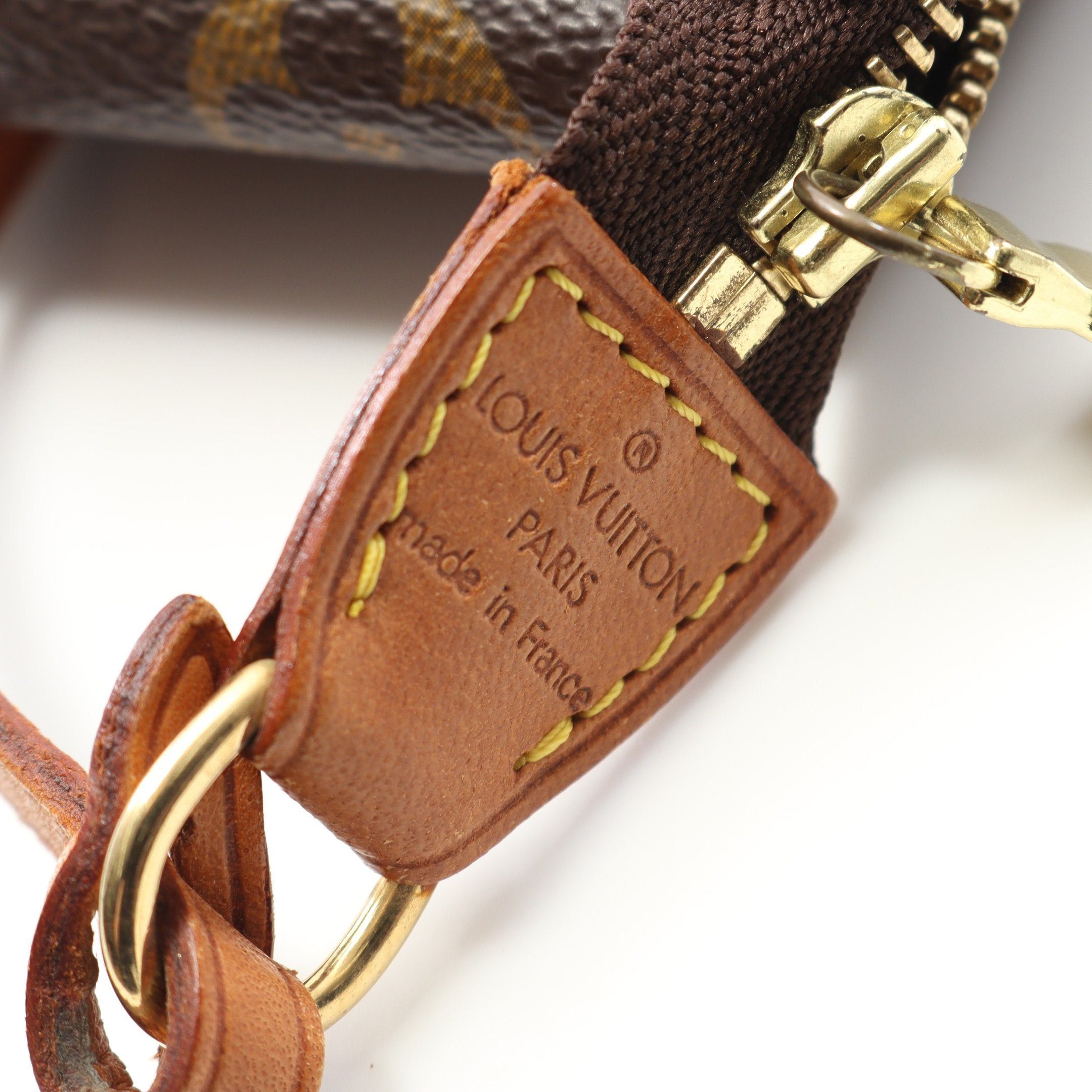 Louis Vuitton Louis Vuitton Pochette Accessoires Monogram Handbag Leather Brown Size ONE SIZE - 4 Thumbnail