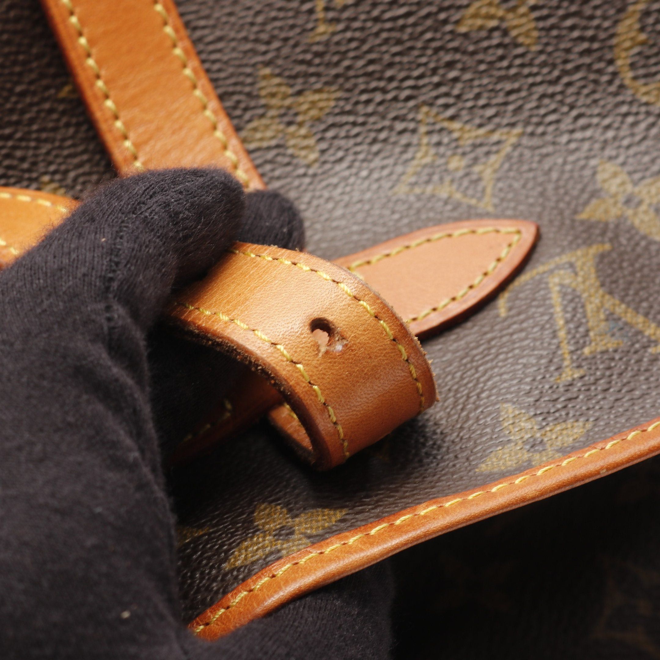 Louis Vuitton Louis Vuitton Saumur 30 Monogram Shoulder Bag Leather Brown Size ONE SIZE - 8 Thumbnail