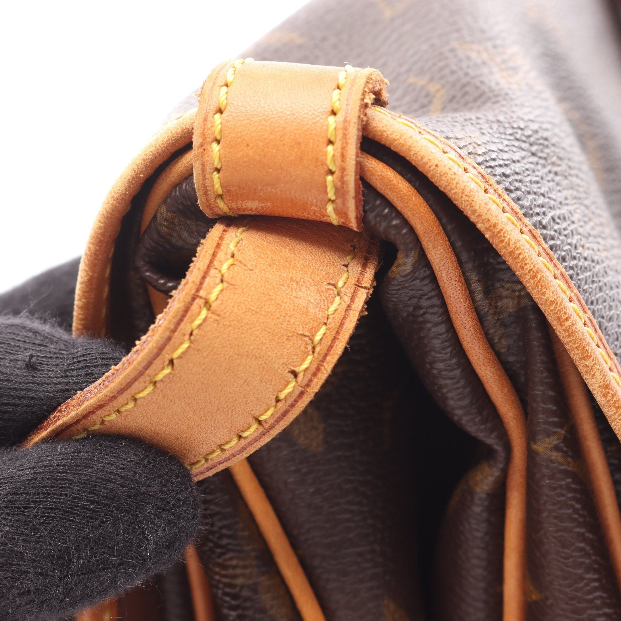 Louis Vuitton Louis Vuitton Saumur 30 Monogram Shoulder Bag Leather Brown Size ONE SIZE - 14 Thumbnail