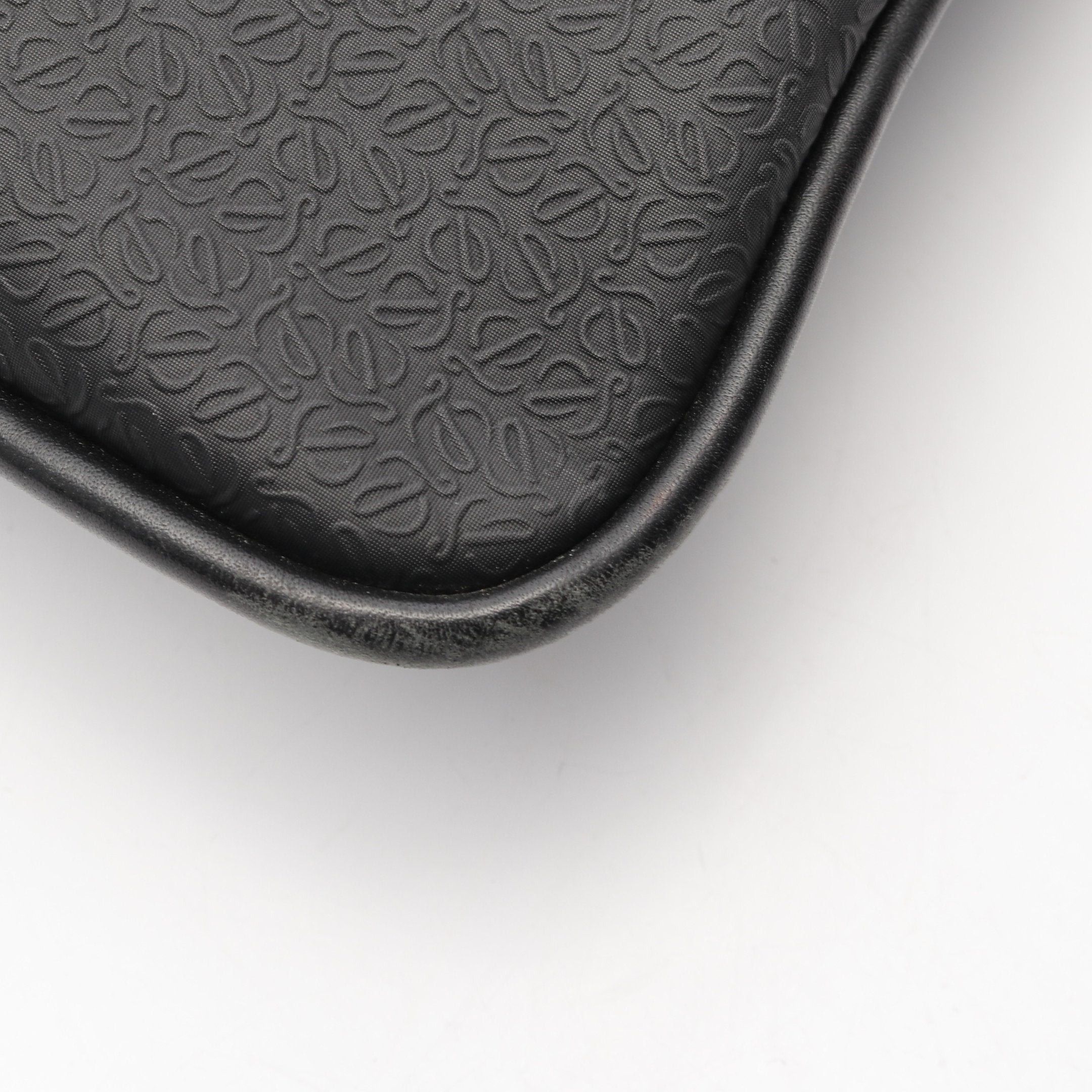 Loewe Loewe Repeat Anagram Shoulder Bag Leather Black Size ONE SIZE - 5 Thumbnail