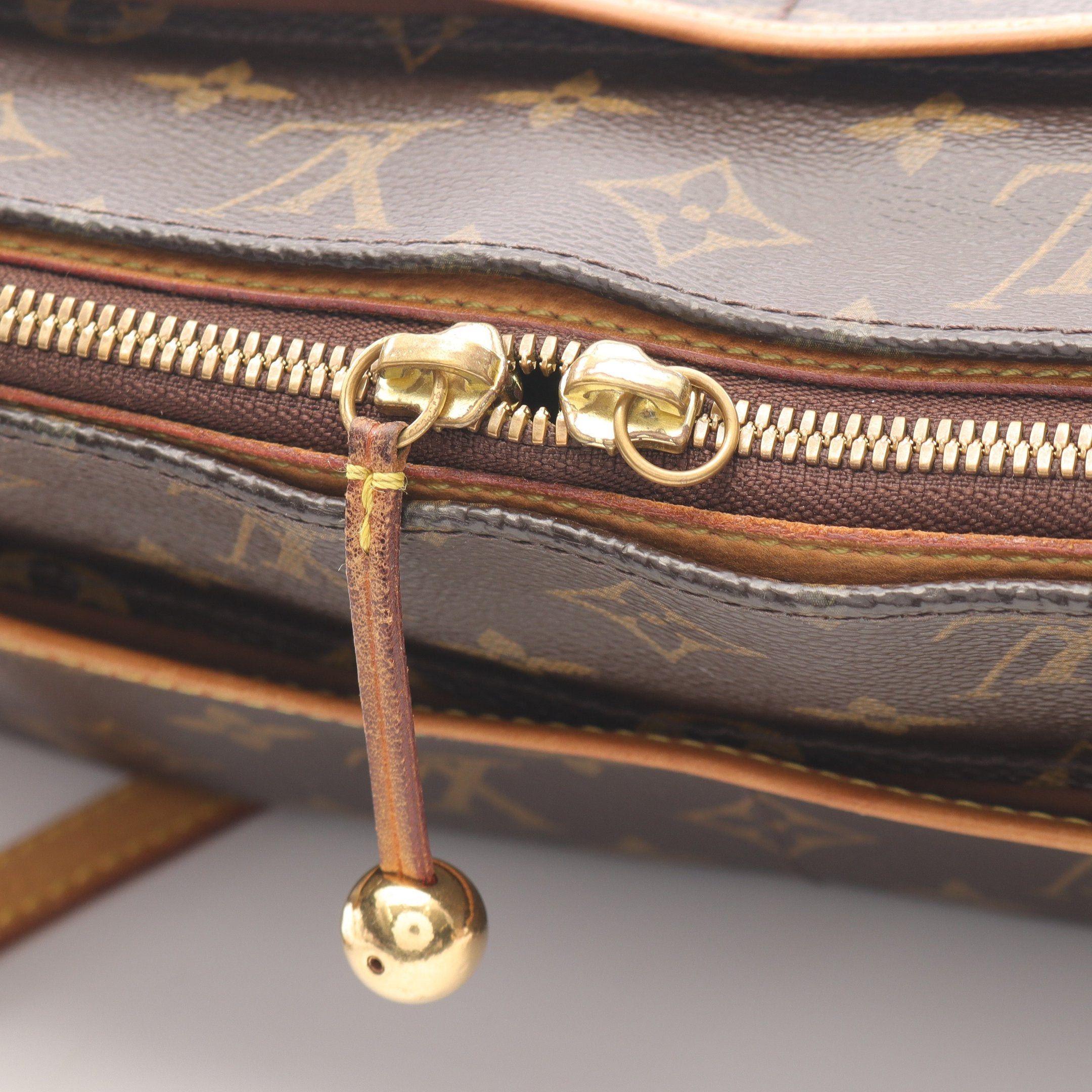 Louis Vuitton Louis Vuitton Popincourt Ron Monogram Shoulder Bag Leather Brown Size ONE SIZE - 9 Thumbnail