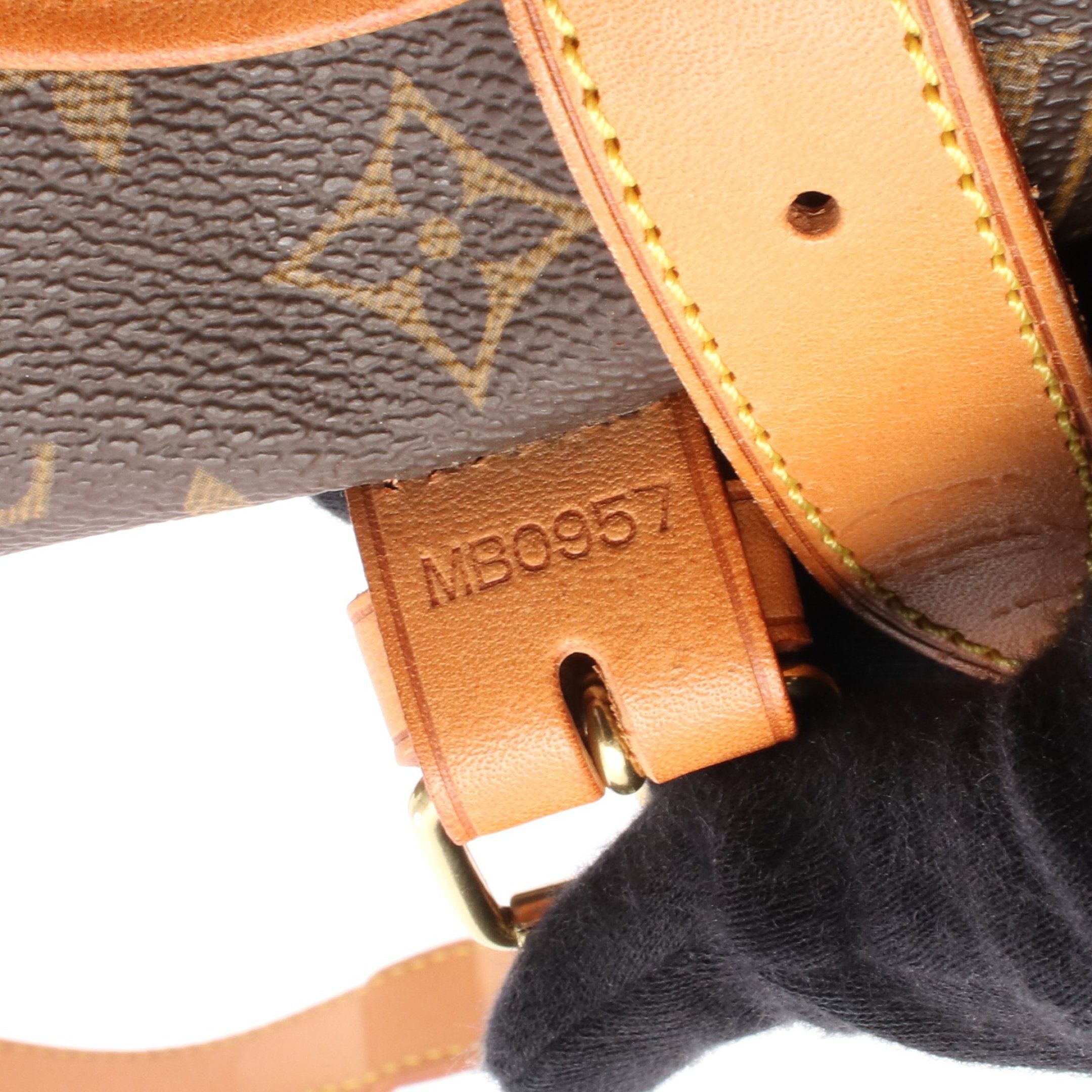 Louis Vuitton Louis Vuitton Saumur 35 Monogram Shoulder Bag Leather Brown Size ONE SIZE - 6 Thumbnail