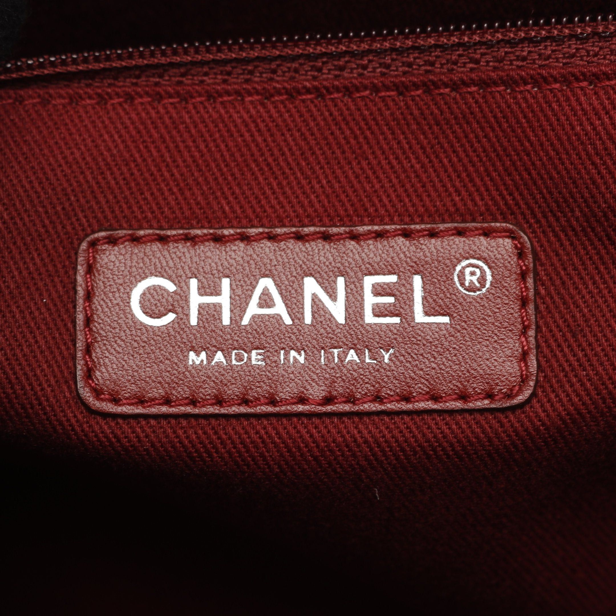 Chanel Chanel Coco Mark Chain Handbag Tote Bag Caviar Skin Red Silver Hardware Size ONE SIZE - 4 Thumbnail