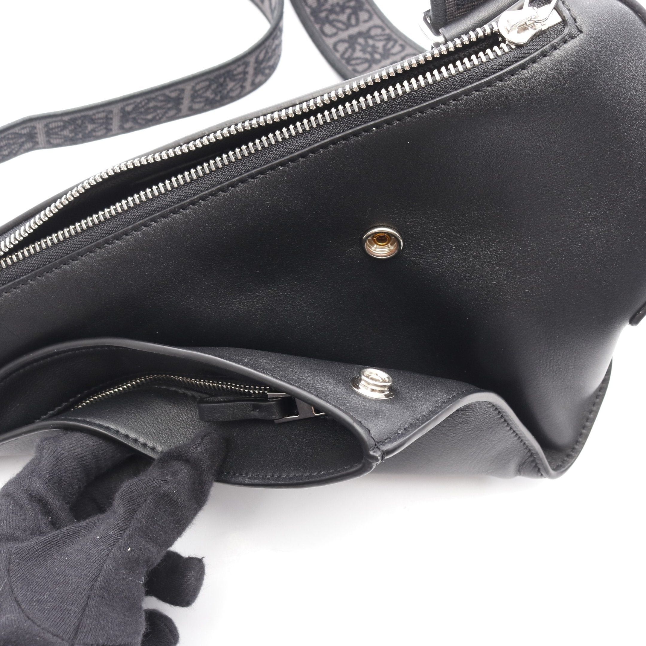 Loewe Loewe Anton Sling Body Bag Leather Black Size ONE SIZE - 6 Thumbnail