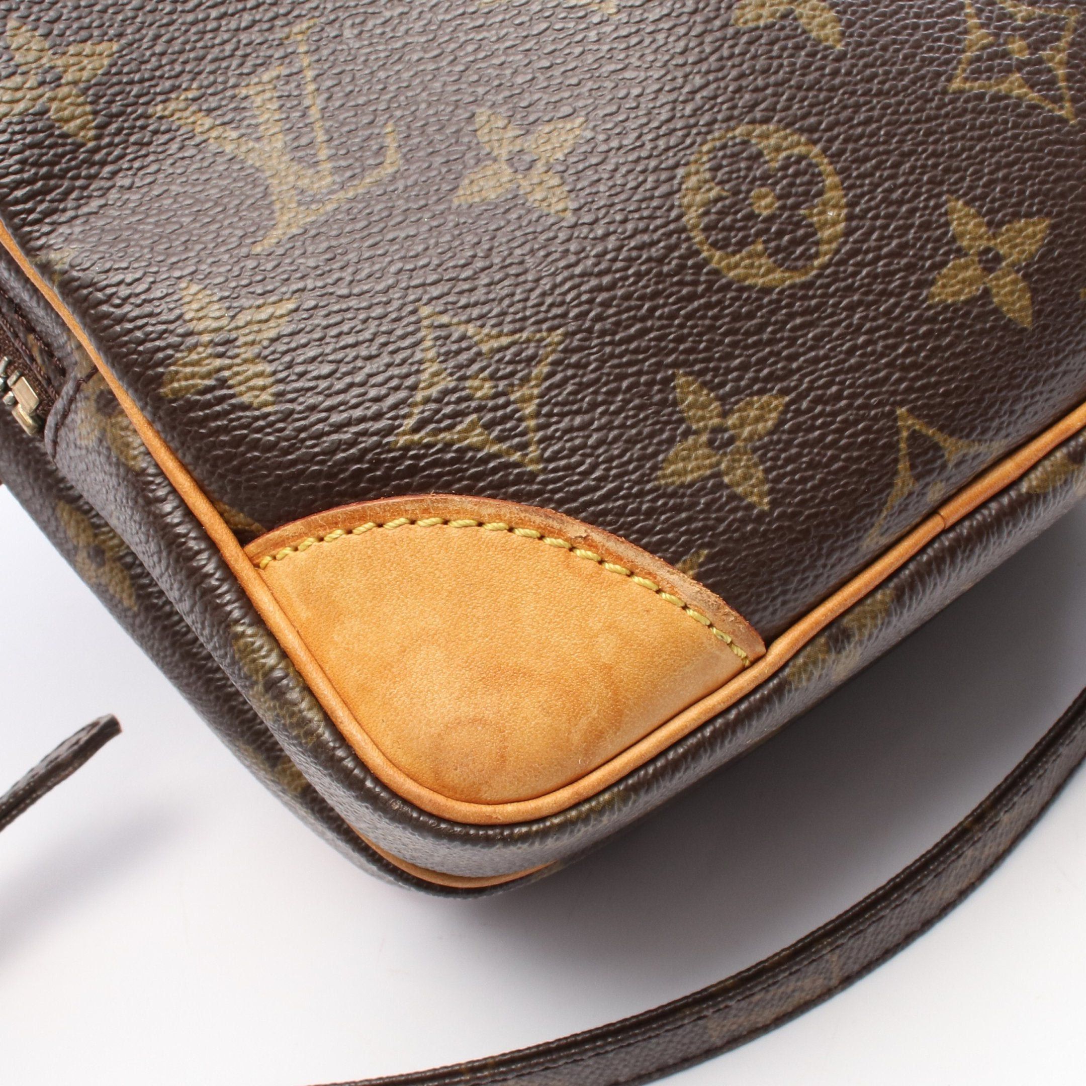 Louis Vuitton Louis Vuitton Amazon Monogram Shoulder Bag Leather Brown Size ONE SIZE - 6 Thumbnail