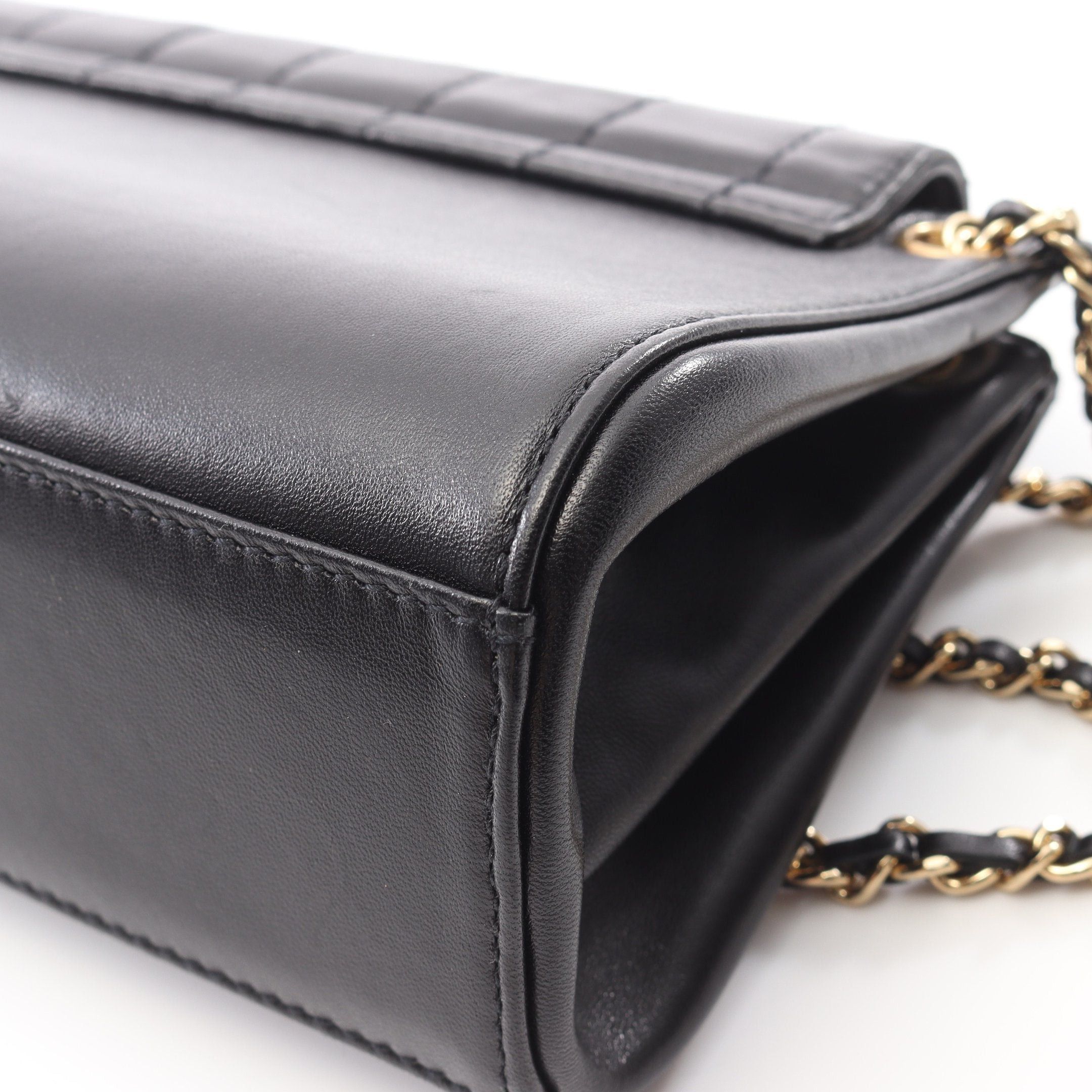 Chanel Chanel 2.55 Chocolate Bar Double Chain Shoulder Bag Lambskin Black Gold Hardware Size ONE SIZE - 11 Thumbnail