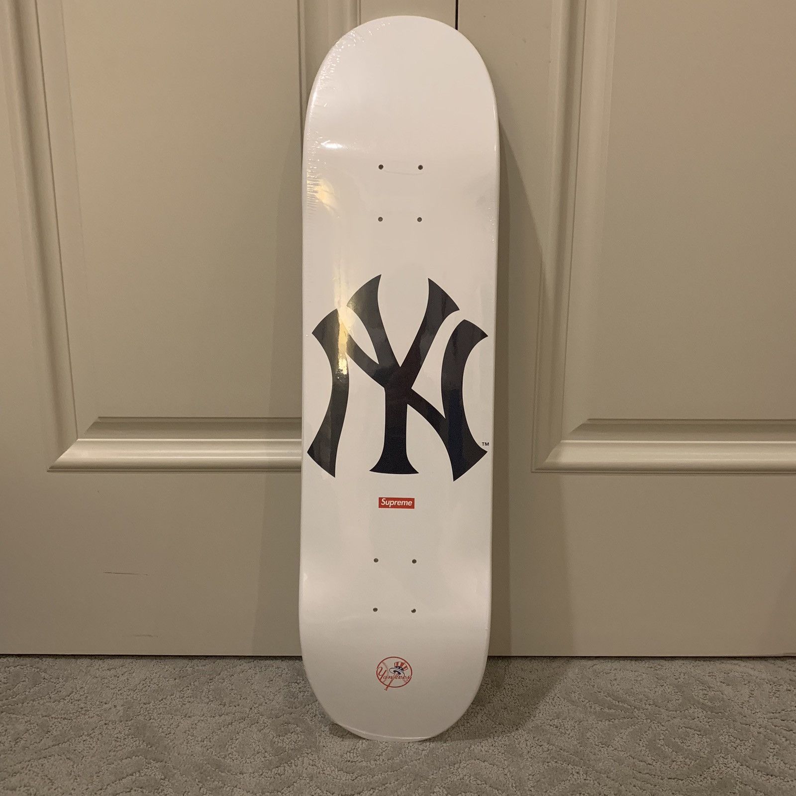 Supreme Skateboard With Wheels New York Yankees × Supreme Supreme