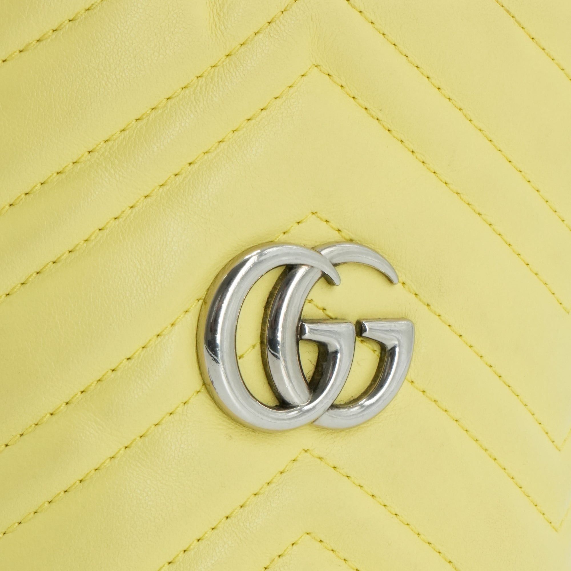 Gucci GUCCI - Gucci GG Marmont Quilted Bucket Shoulder Bag in Pastel Yellow Leather Size ONE SIZE - 5 Thumbnail