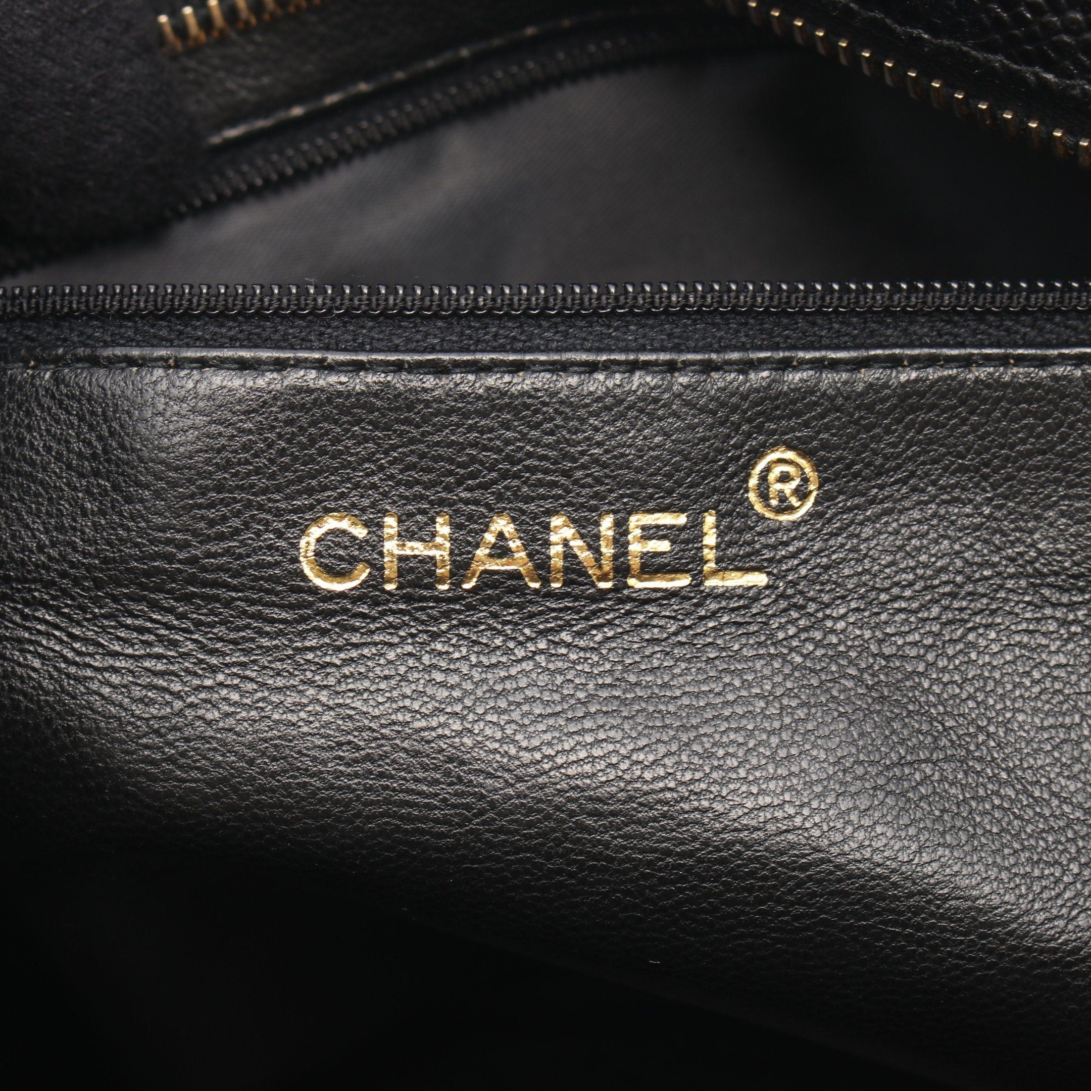 Chanel Chanel Matelasse Chain Handbag Tote Bag Caviar Skin Black Gold Hardware Size ONE SIZE - 4 Thumbnail