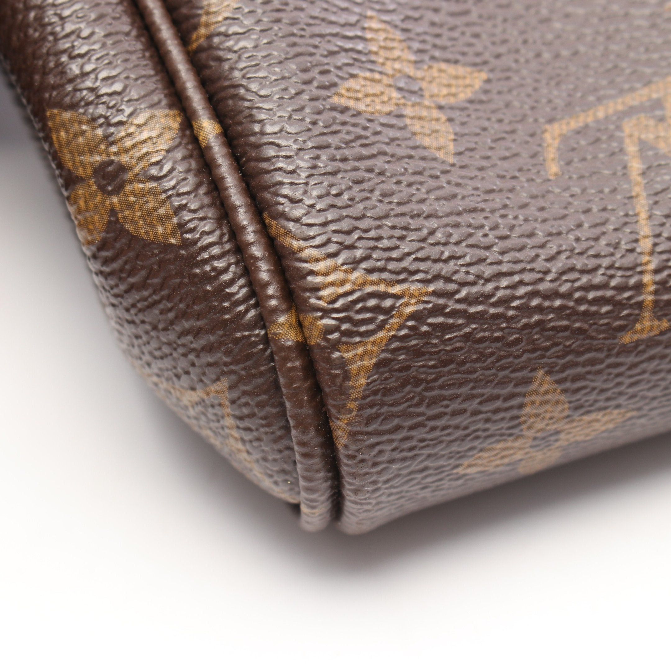 Louis Vuitton Louis Vuitton Favorite Mm Monogram Chain Handbag Leather Brown Size ONE SIZE - 8 Thumbnail
