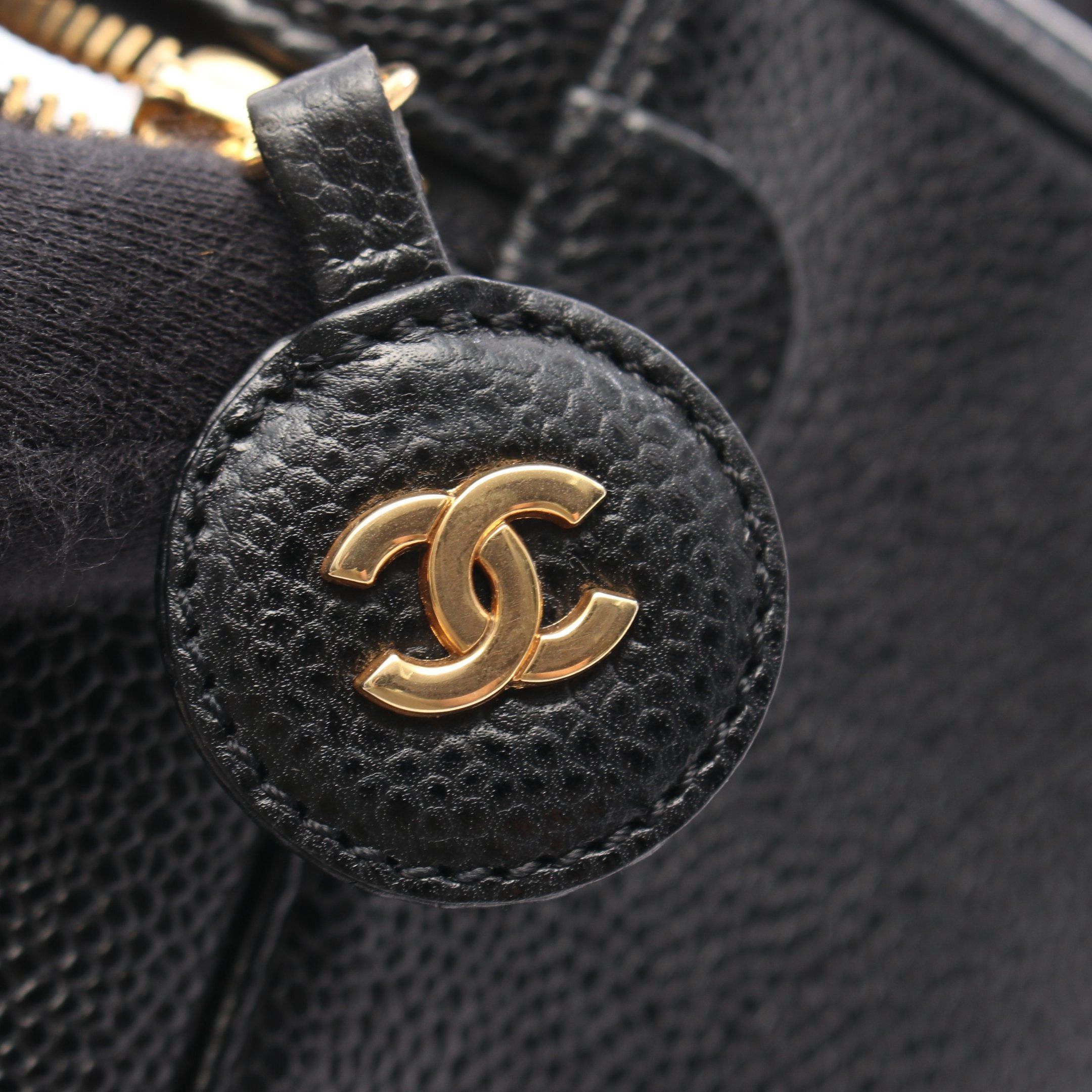 Chanel Chanel Coco Mark Handbag Vanity Bag Caviar Skin Black Gold Hardware Size ONE SIZE - 7 Thumbnail