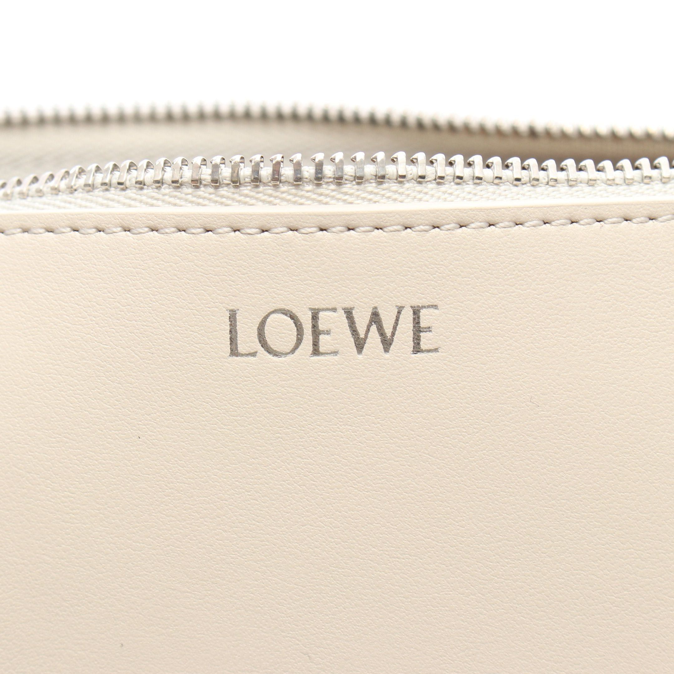 Loewe Loewe Puzzle Fold Pouch Clutch Bag Leather White Size ONE SIZE - 4 Thumbnail