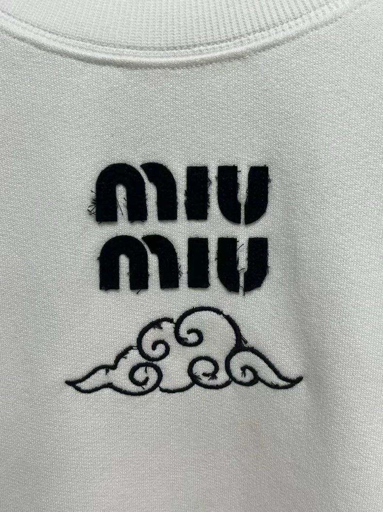 Miu Miu Miumiu Cloud Logo Sweatshirt Size S Size US S / EU 44-46 / 1 - 3 Thumbnail