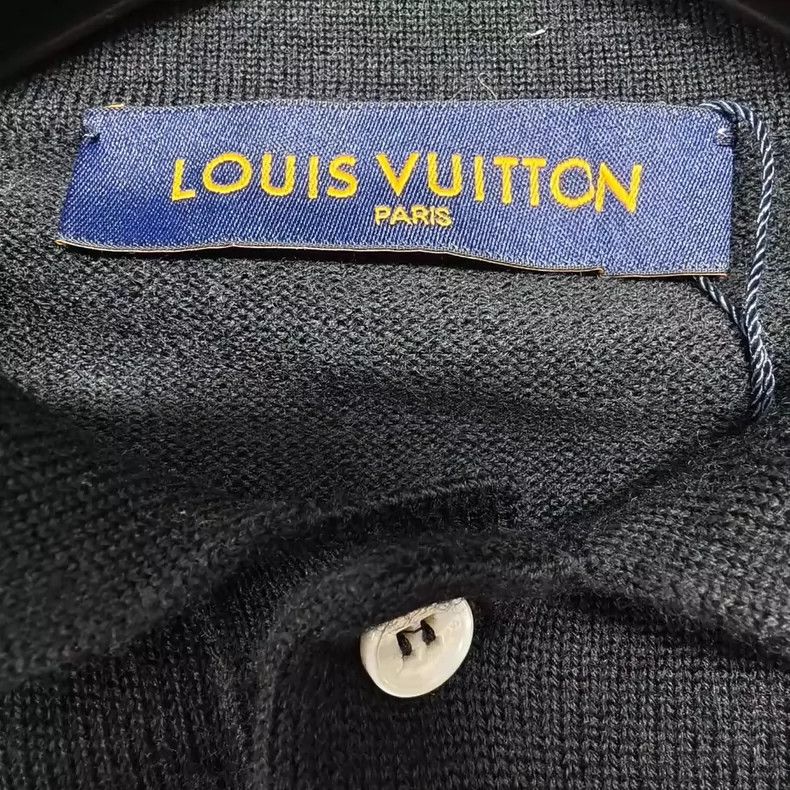 Louis Vuitton Louis Vuitton Peace Dove Print Knit Sweater Size US XS / EU 42 / 0 - 3 Thumbnail
