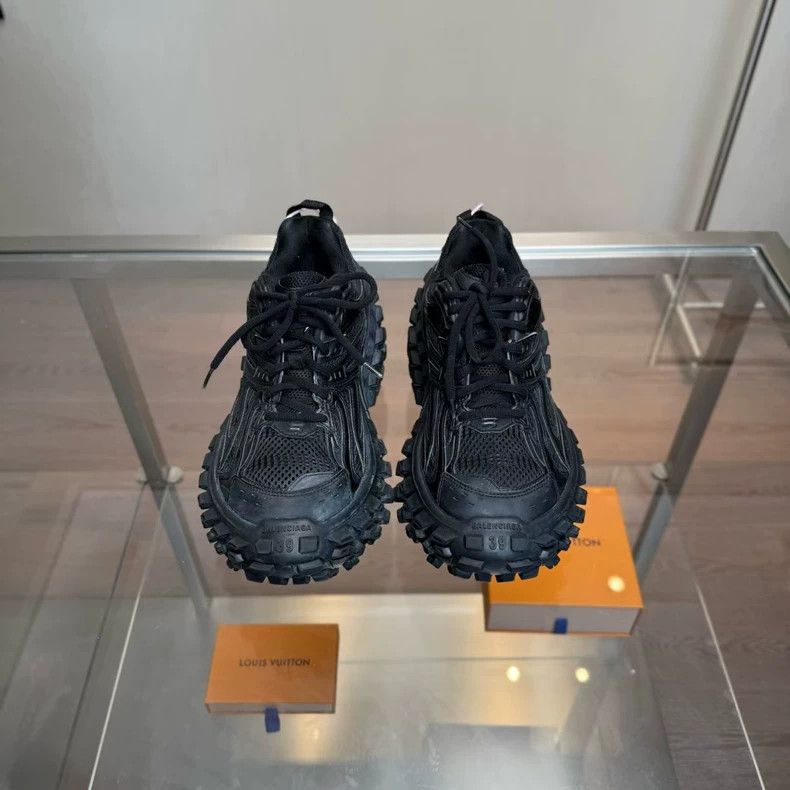 Balenciaga Balenciaga Tire Shoes in Distressed Black Size US 8 / EU 41 - 2 Thumbnail