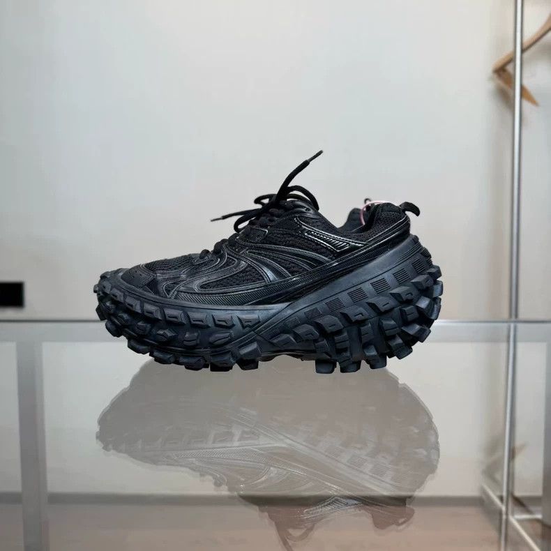 Balenciaga Balenciaga Tire Shoes in Distressed Black Size US 8 / EU 41 - 5 Thumbnail