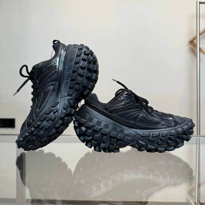 Balenciaga Balenciaga Tire Shoes in Distressed Black Size US 8 / EU 41 - 6 Thumbnail