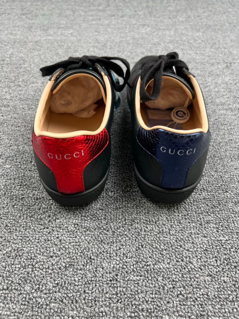 Gucci Black Bee Sneakers in Excellent Condition