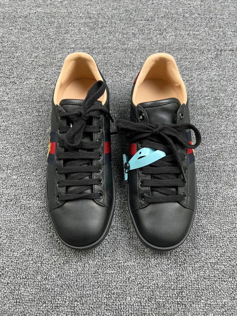 Gucci Black Bee Sneakers in Excellent Condition