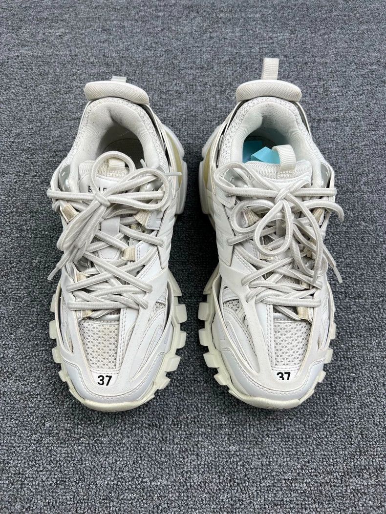 Balenciaga Balenciaga White Chunky Dad Sneakers Size 37 Size US 6 / EU 39 - 3 Thumbnail