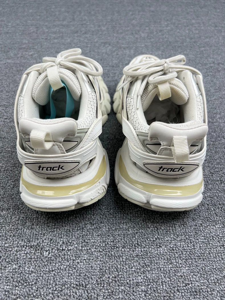 Balenciaga Balenciaga White Chunky Dad Sneakers Size 37 Size US 6 / EU 39 - 4 Thumbnail