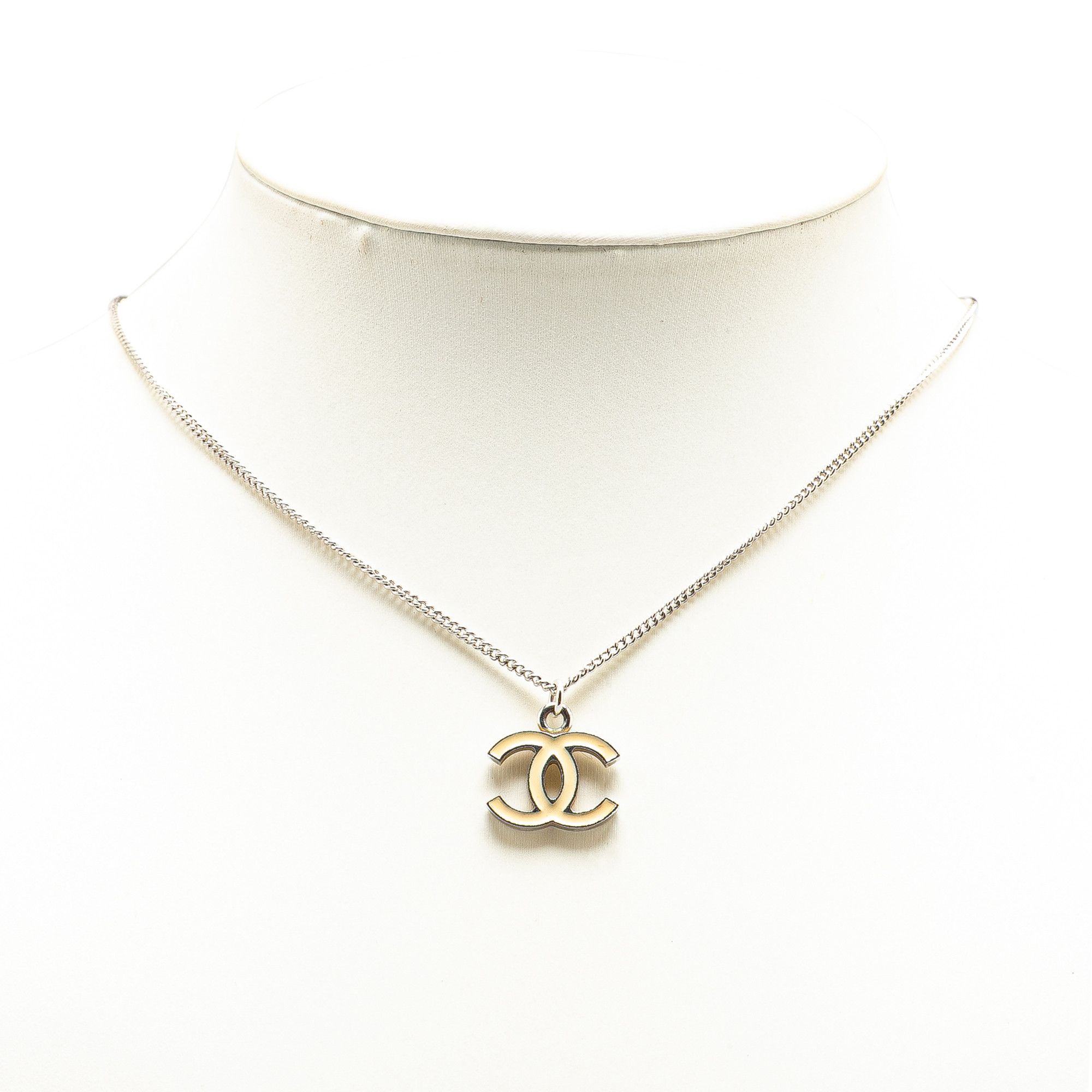 Chanel Chanel Silver CC Enamel Pendant Necklace Size ONE SIZE - 4 Thumbnail