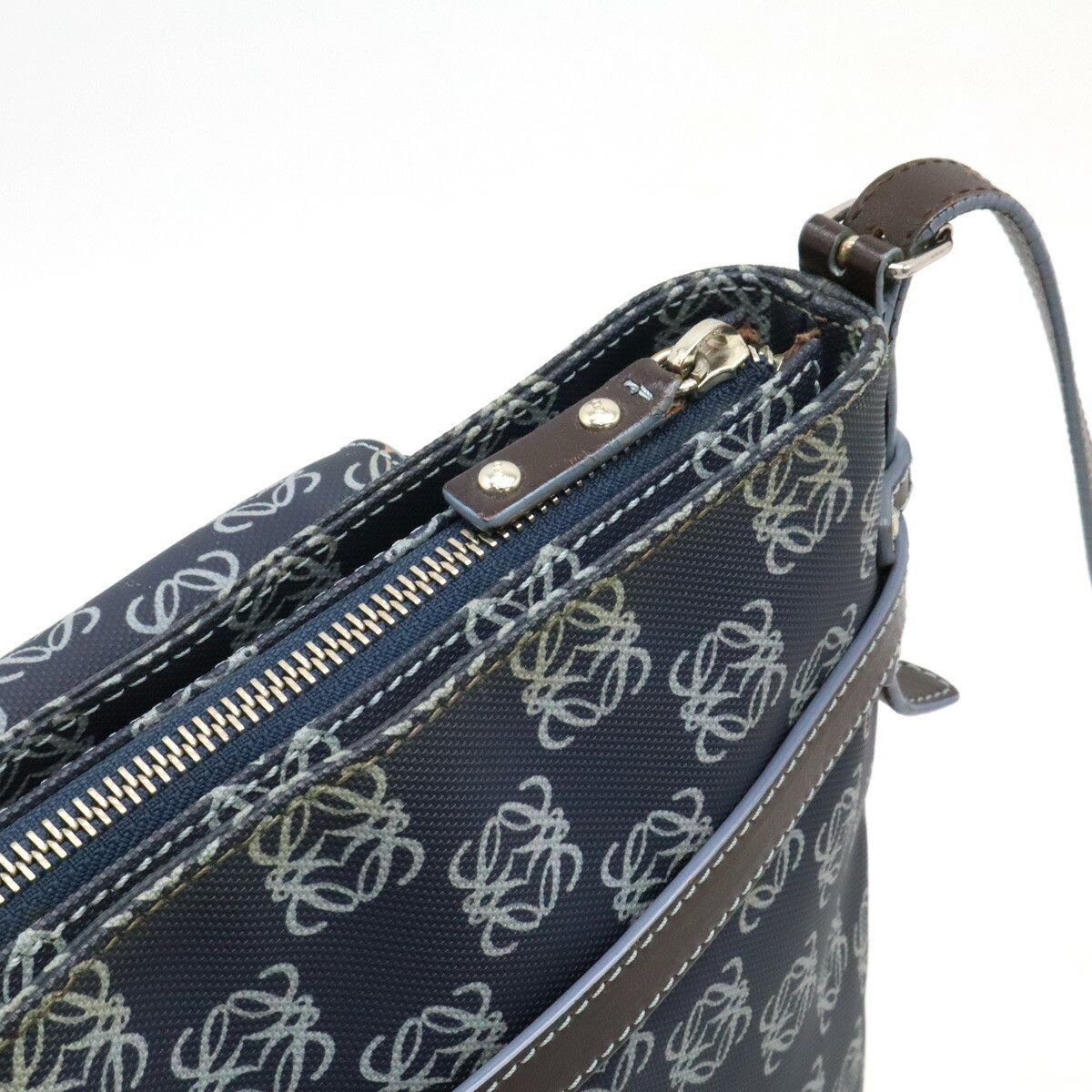 Loewe Loewe Loewe Repeat Anagram PVC Leather Shoulder Bag Canvas Shoulder Bag DUTY FREE for USA Size ONE SIZE - 6 Thumbnail