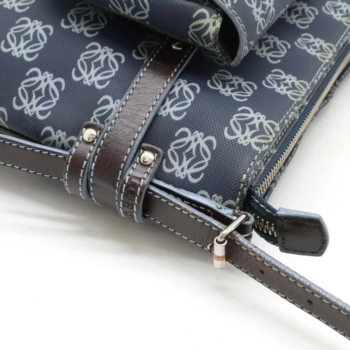 Loewe Loewe Loewe Repeat Anagram PVC Leather Shoulder Bag Canvas Shoulder Bag DUTY FREE for USA Size ONE SIZE - 4 Thumbnail