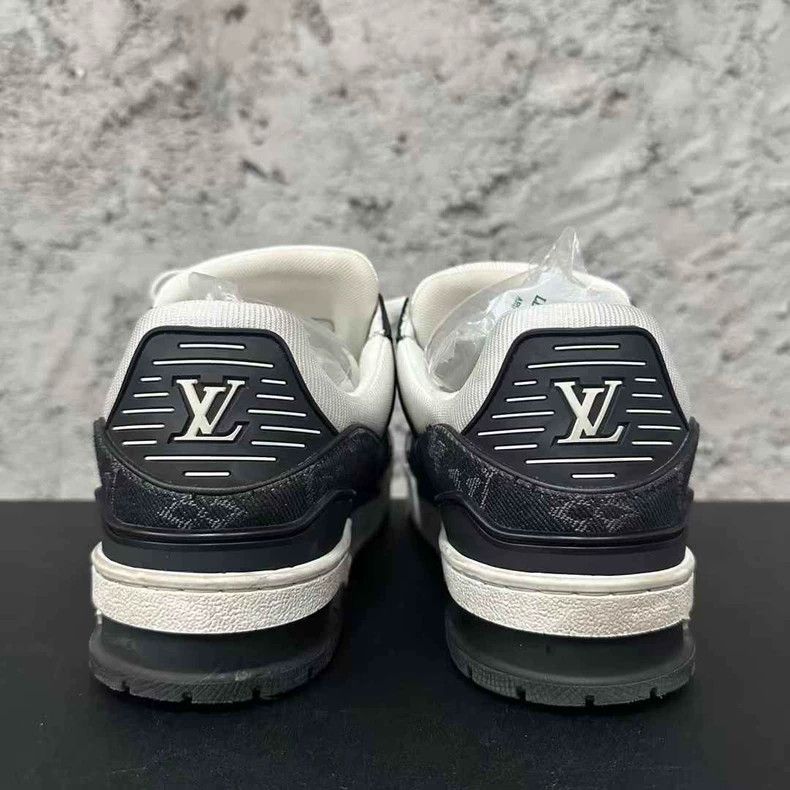 Louis Vuitton Louis Vuitton Black and White Sneakers Size 37.5 Size US 7 / IT 37 - 3 Thumbnail