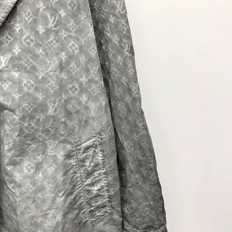 Louis Vuitton Louis Vuitton Gray Logo Long Sleeve Coat Size XL / US 12-14 / IT 48-50 - 4 Thumbnail