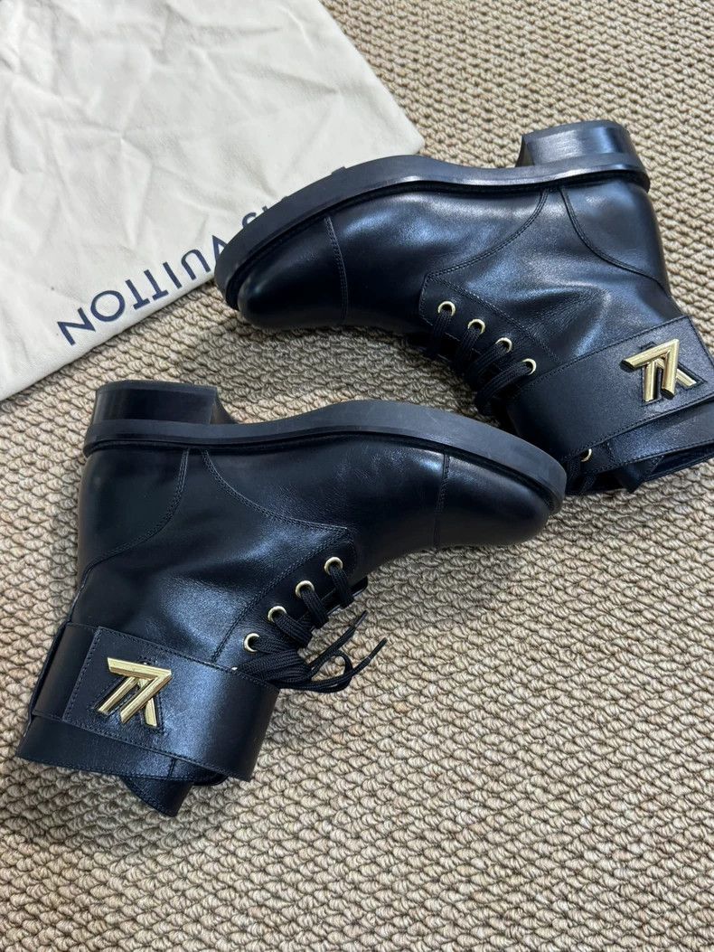Louis Vuitton LV Black Martin Boots Size 37 Like New Size US 6 / IT 36 - 7 Thumbnail