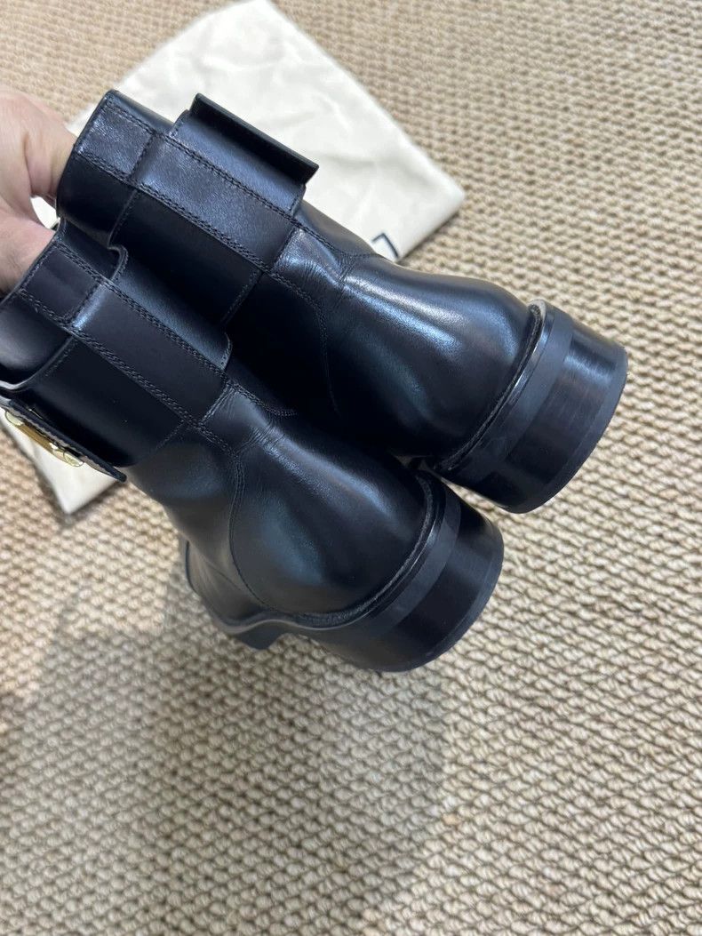 Louis Vuitton LV Black Martin Boots Size 37 Like New Size US 6 / IT 36 - 5 Thumbnail