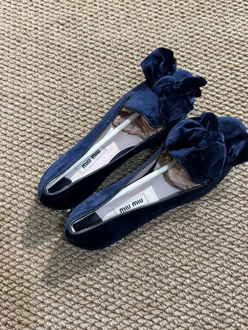 Prada Miu Miu Velvet Bow Flat Shoes Size 35.6 Size US 5 / IT 35 - 2 Thumbnail