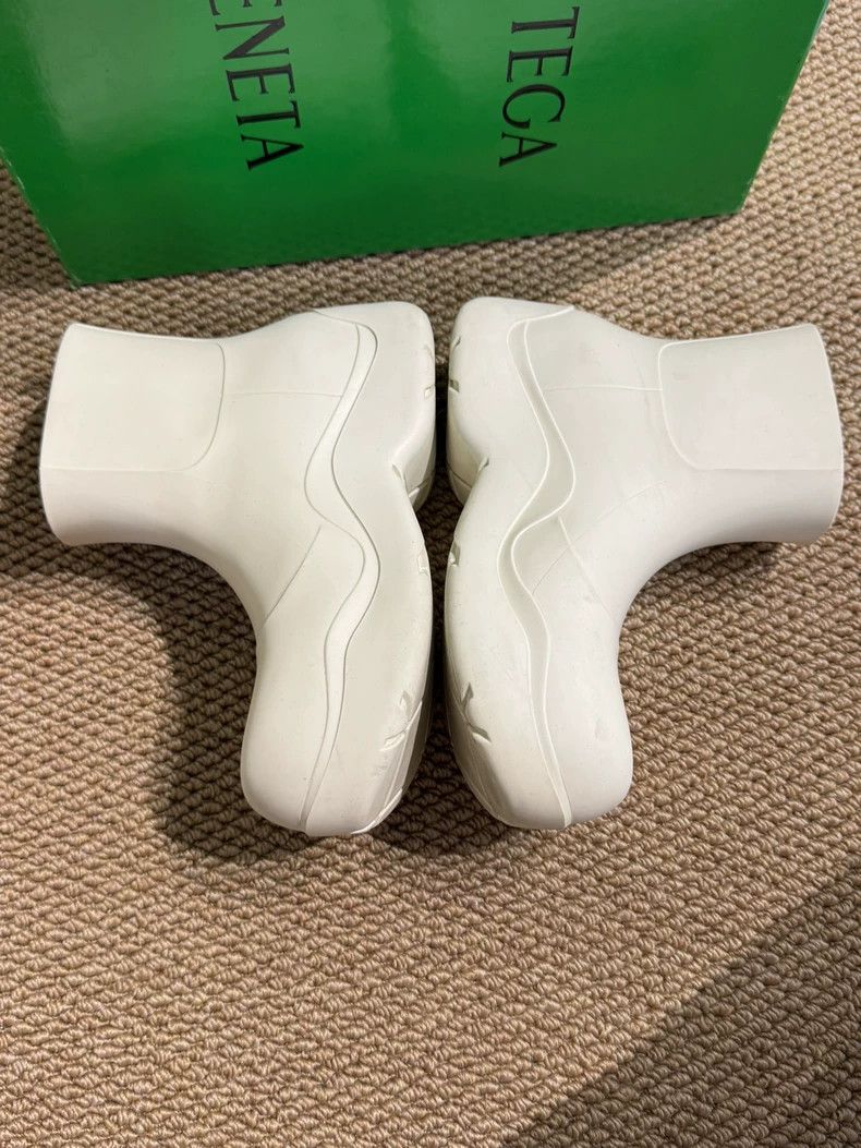 Bottega Veneta Bottega Veneta White Rain Boots Size 37 Size US 6 / IT 36 - 3 Thumbnail