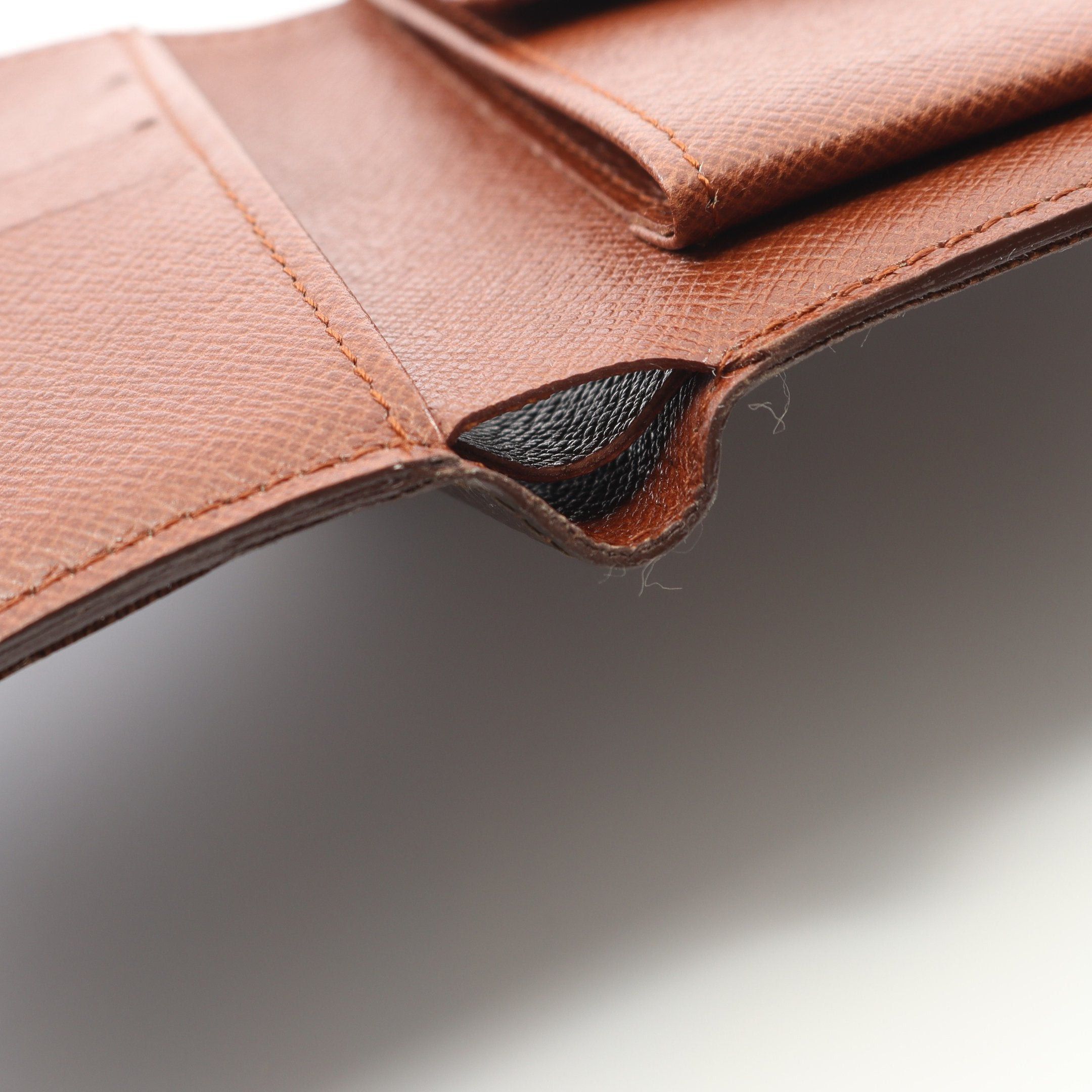 Louis Vuitton Louis Vuitton Portefeuil Marco Monogram Bi-Fold Wallet Brown Size ONE SIZE - 5 Thumbnail