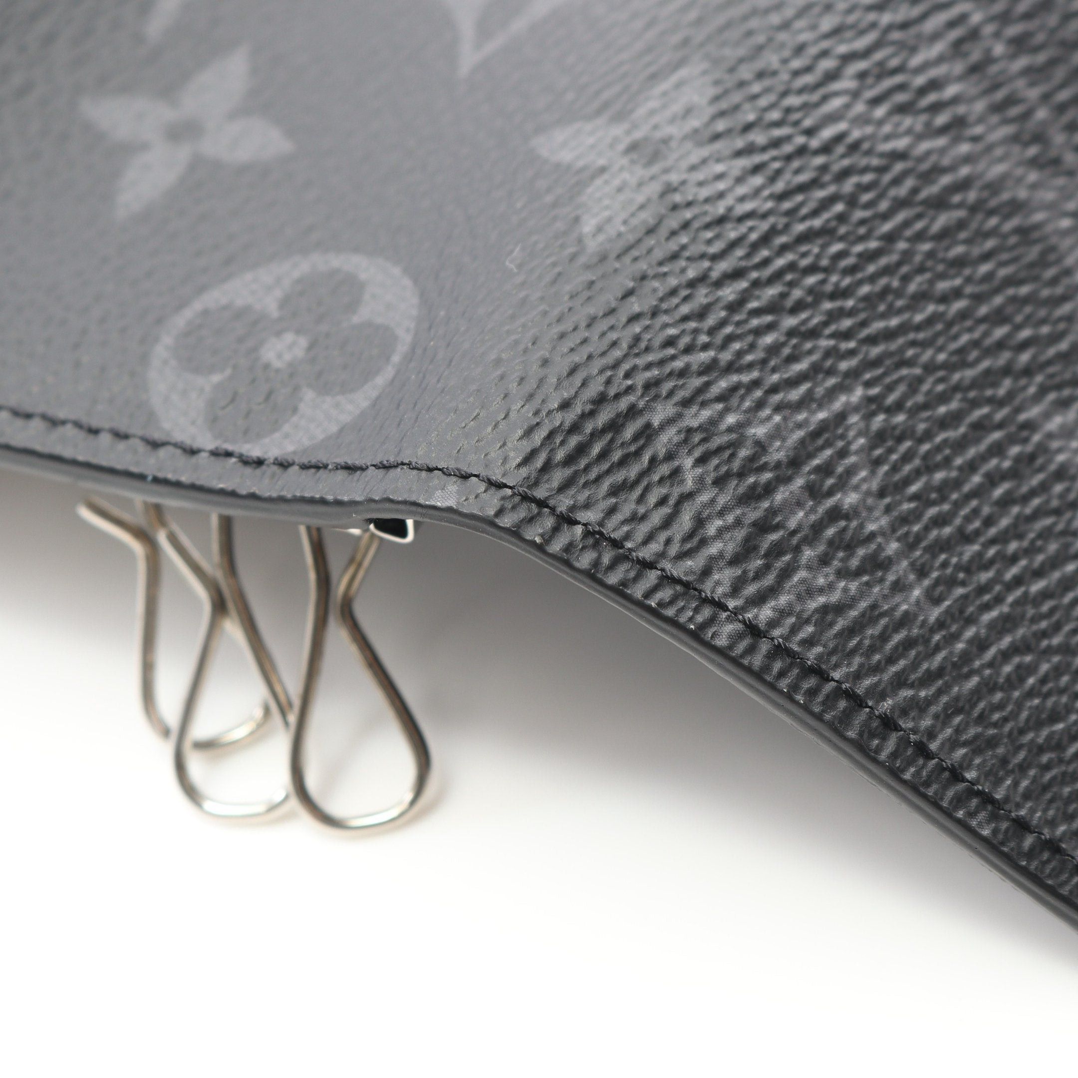 Louis Vuitton Louis Vuitton Multicle 6 Monogram Eclipse Key Case Black Size ONE SIZE - 6 Thumbnail