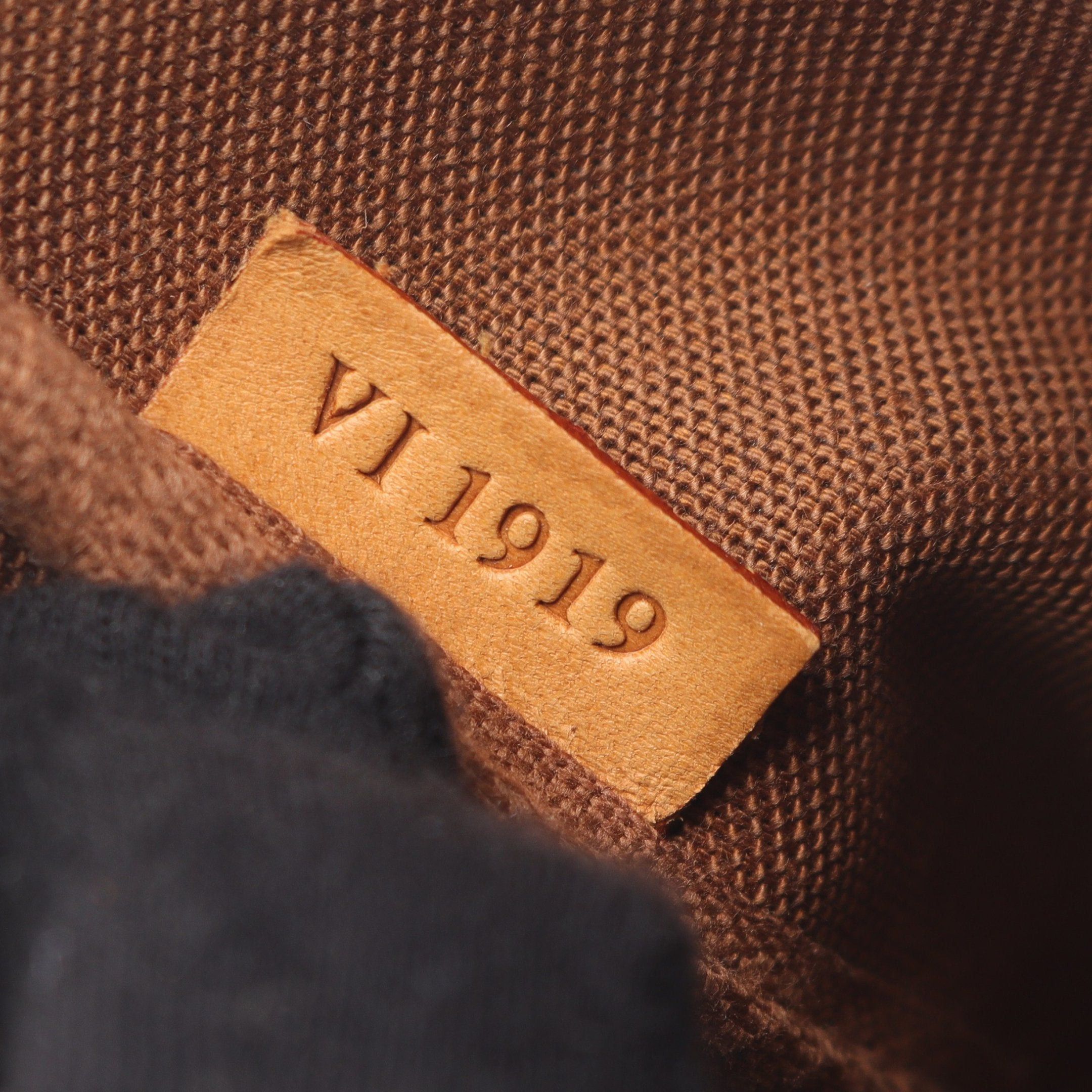 Louis Vuitton Louis Vuitton Pochette Accessoires Monogram Handbag Leather Brown Size ONE SIZE - 5 Thumbnail