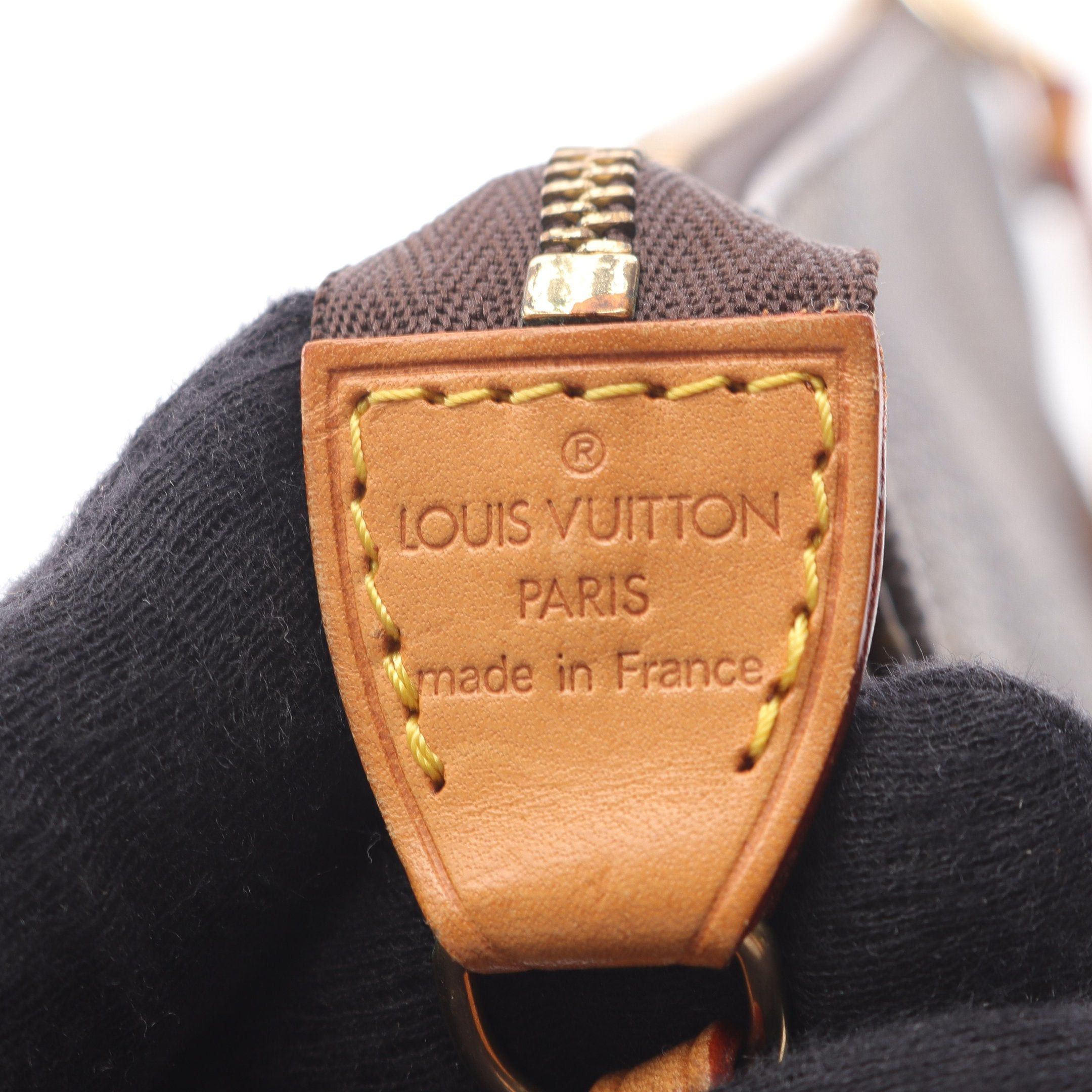 Louis Vuitton Louis Vuitton Pochette Accessoires Monogram Handbag Leather Brown Size ONE SIZE - 4 Thumbnail