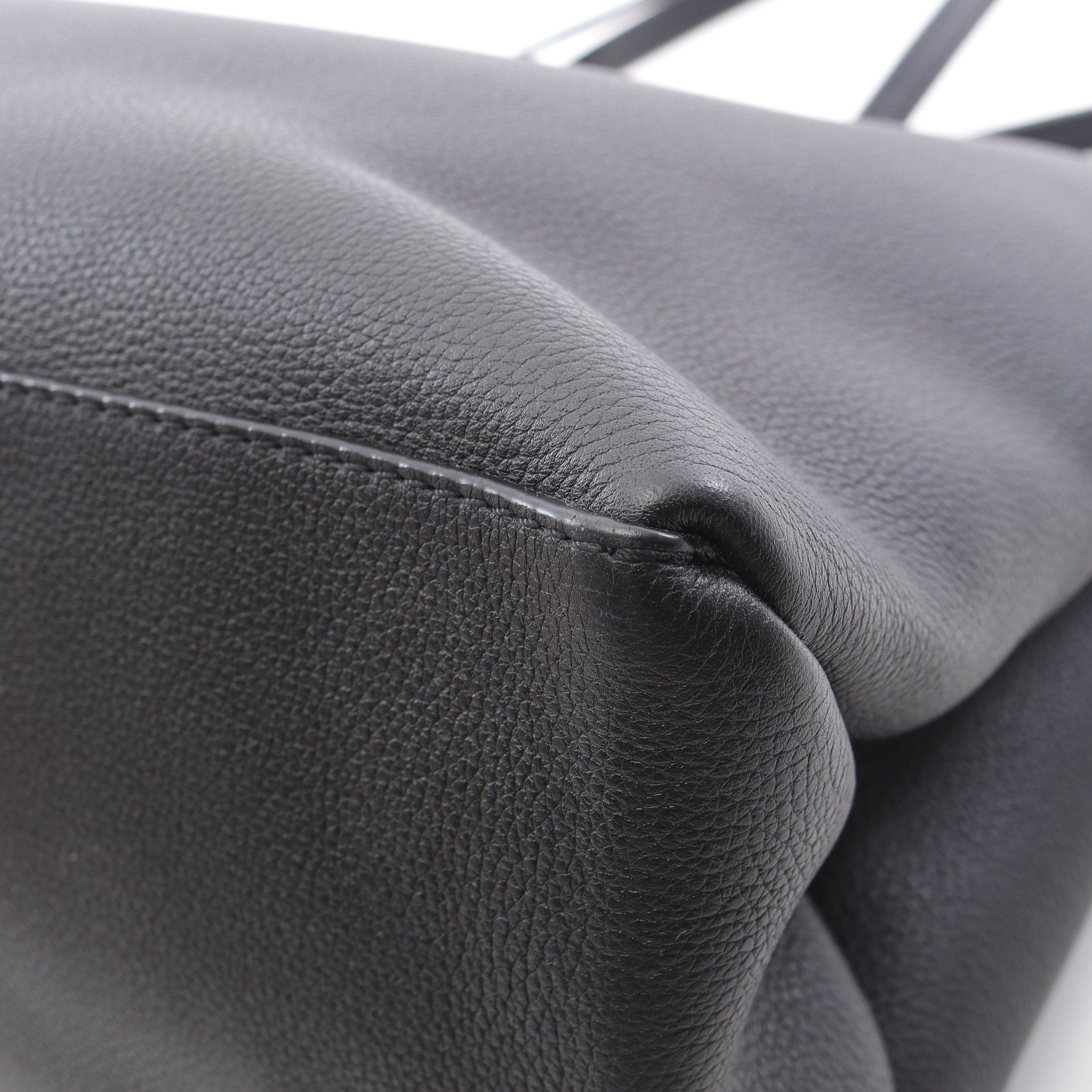 Louis Vuitton Louis Vuitton Rock Me Shopper Noir Shoulder Bag Tote Leather Black Size ONE SIZE - 7 Thumbnail