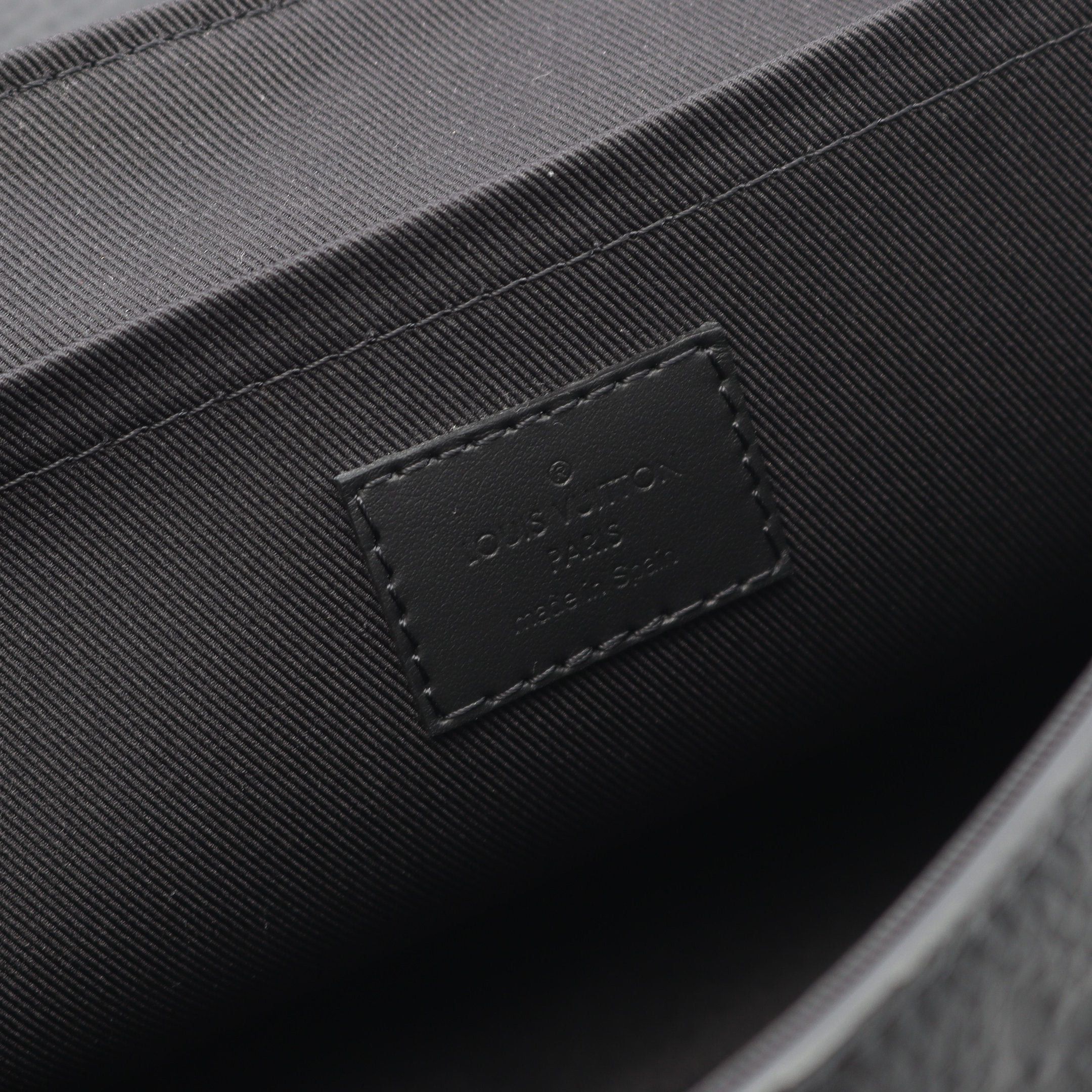 Louis Vuitton Louis Vuitton S-Cape Messenger Monogram Taurillon Shoulder Bag Leather Black Size ONE SIZE - 4 Thumbnail