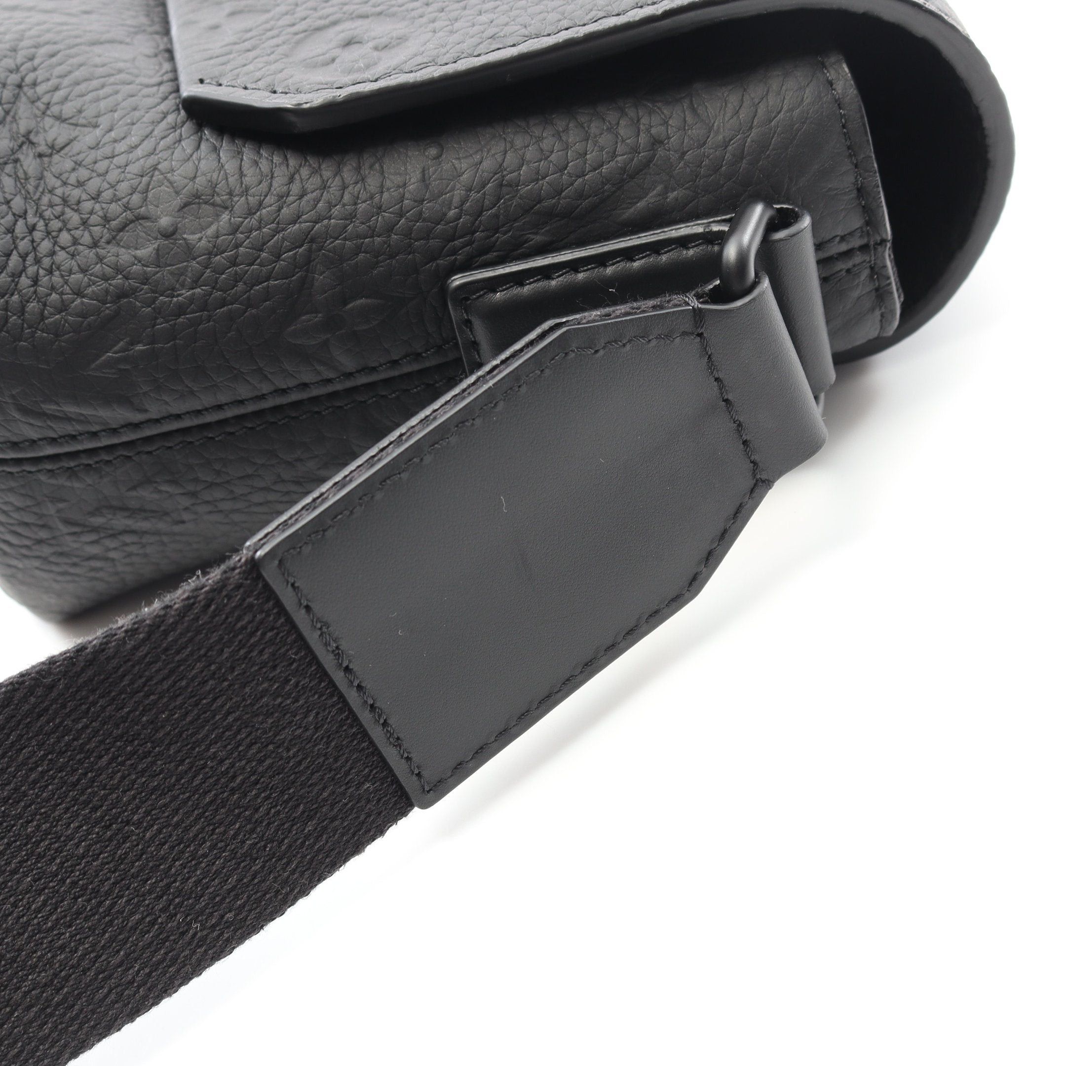 Louis Vuitton Louis Vuitton S-Cape Messenger Monogram Taurillon Shoulder Bag Leather Black Size ONE SIZE - 7 Thumbnail