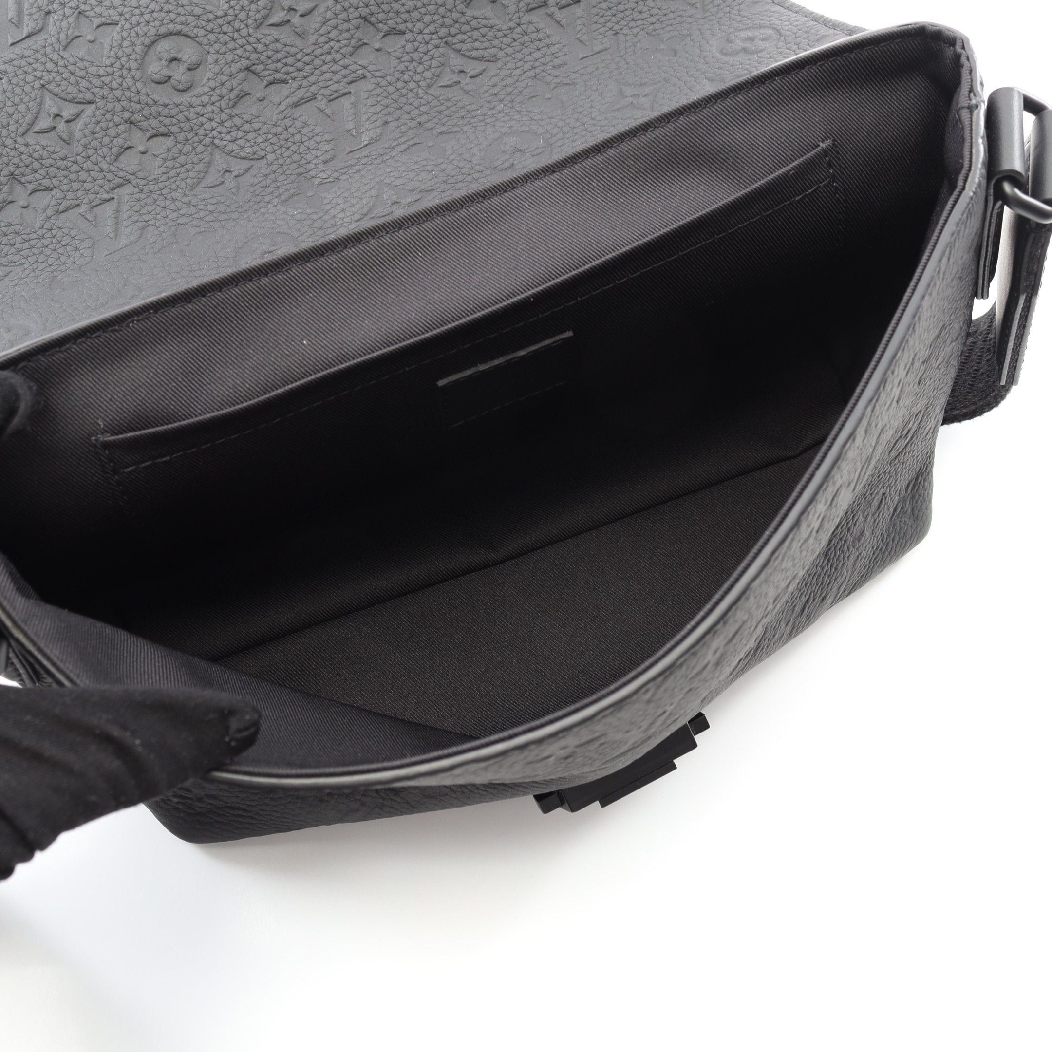 Louis Vuitton Louis Vuitton S-Cape Messenger Monogram Taurillon Shoulder Bag Leather Black Size ONE SIZE - 3 Thumbnail