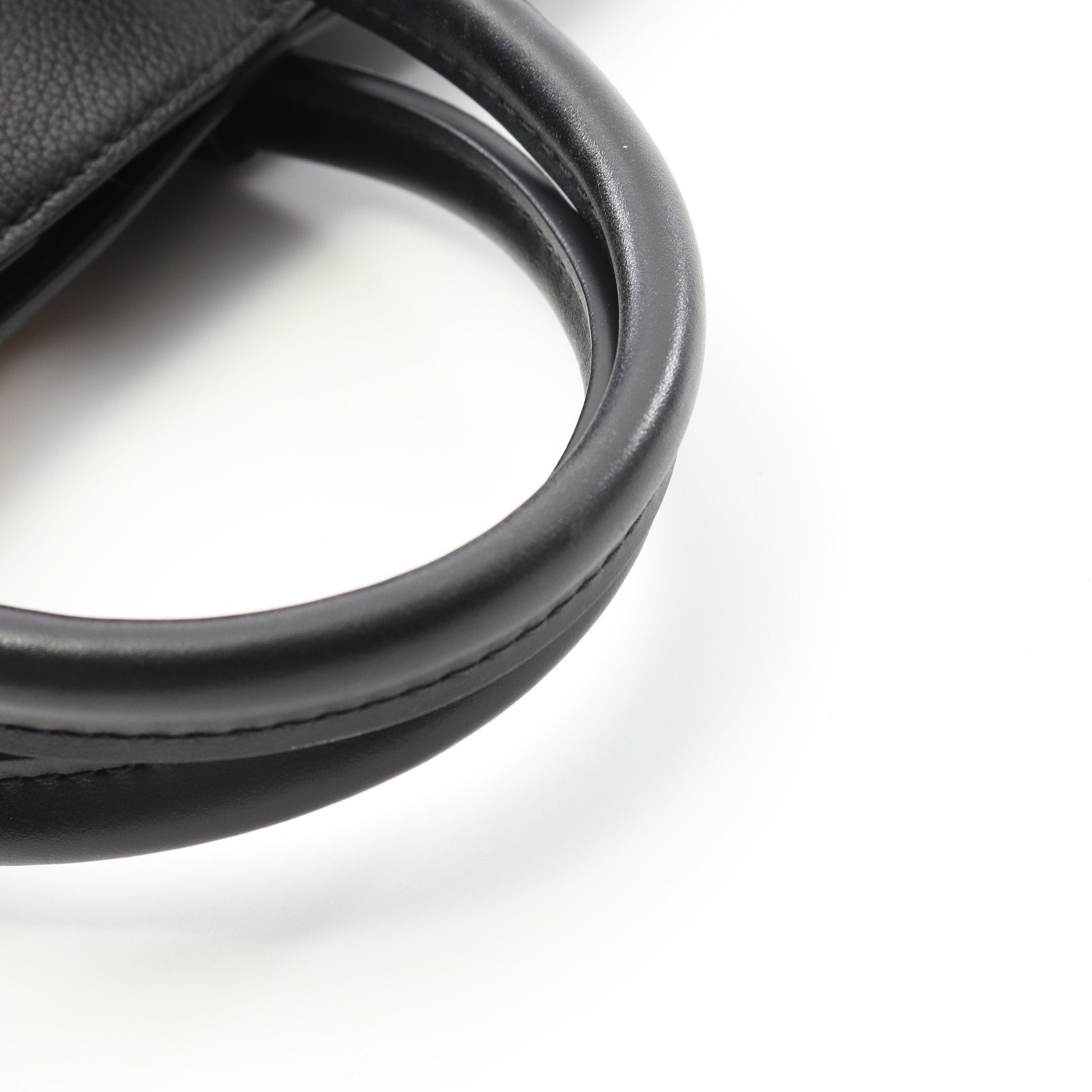 Louis Vuitton Louis Vuitton On My Side Pm Monogram Noir Handbag Leather Black Brown Size ONE SIZE - 7 Thumbnail