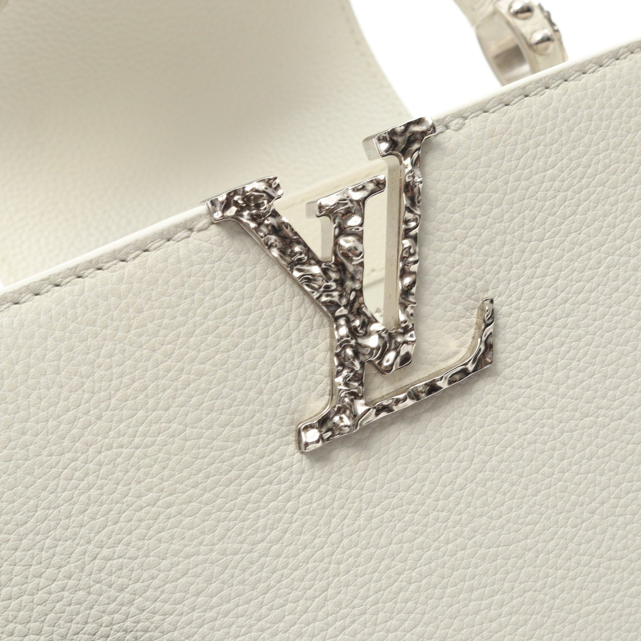 Louis Vuitton Louis Vuitton Capucines Ew Mini Handbag Leather White Size ONE SIZE - 6 Thumbnail