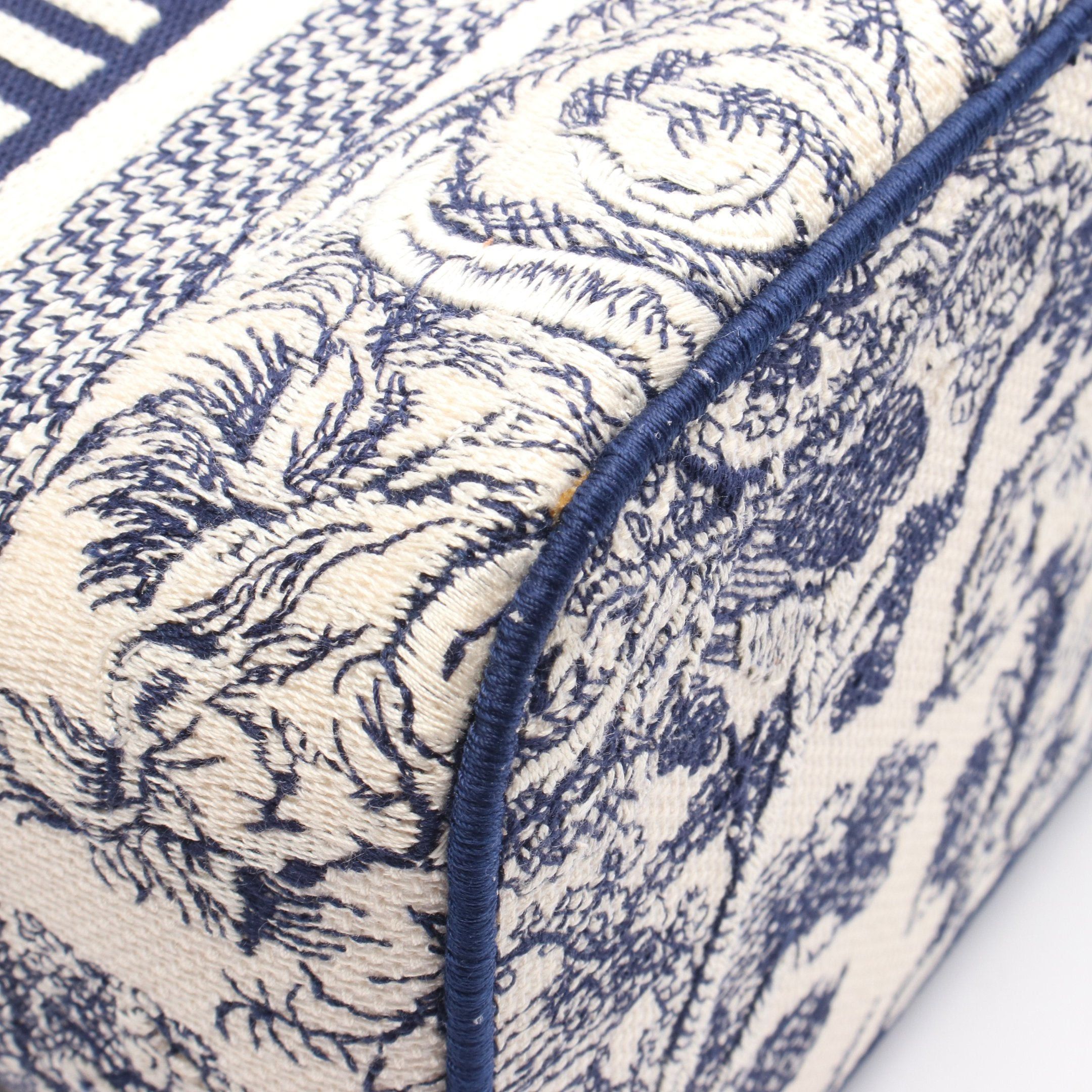 Dior Dior Diortravel Vanity Bag Canvas White Navy Size ONE SIZE - 5 Thumbnail