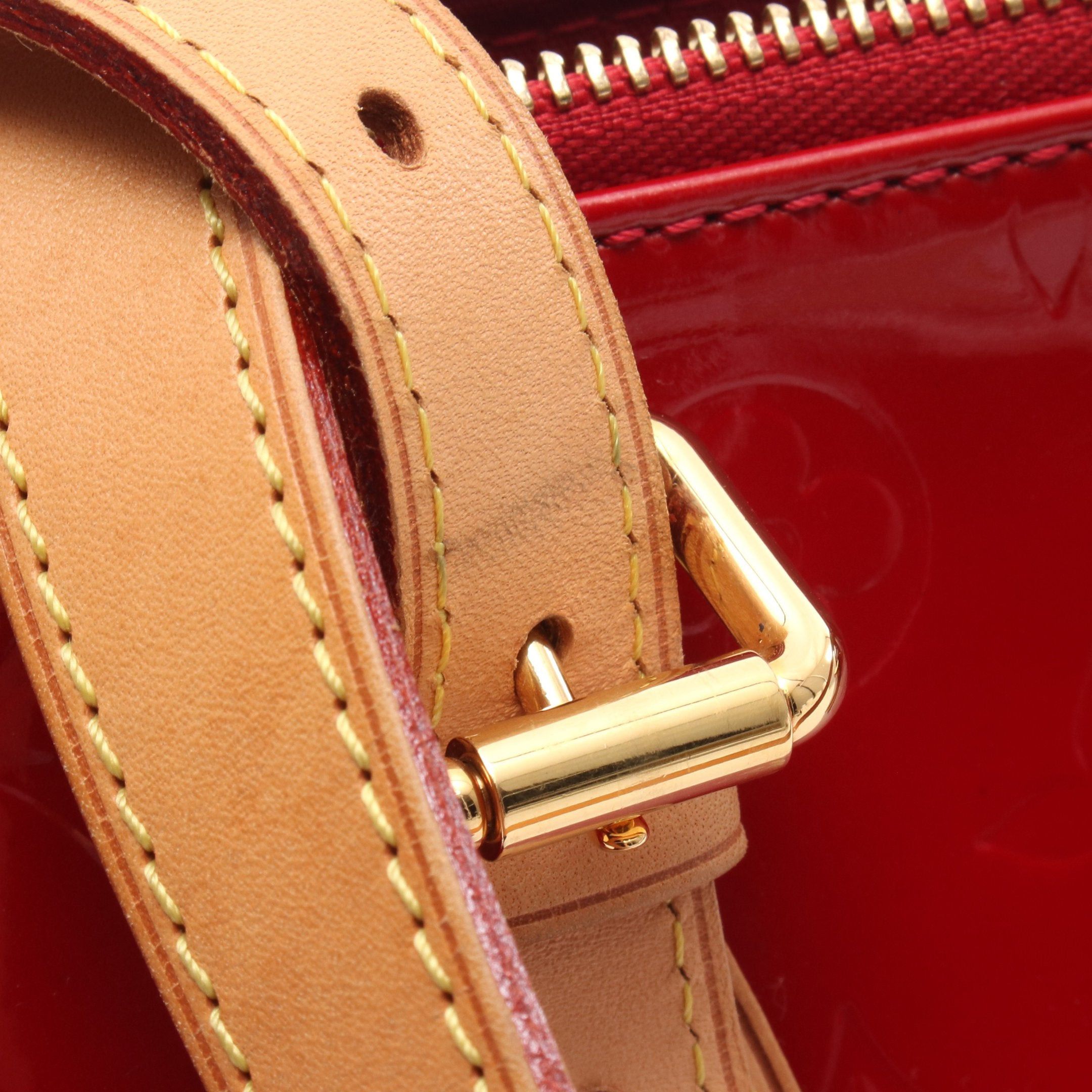Louis Vuitton Louis Vuitton Rosewood Avenue Monogram Vernis Pomme D'Amour Shoulder Bag Leather Red Size ONE SIZE - 7 Thumbnail