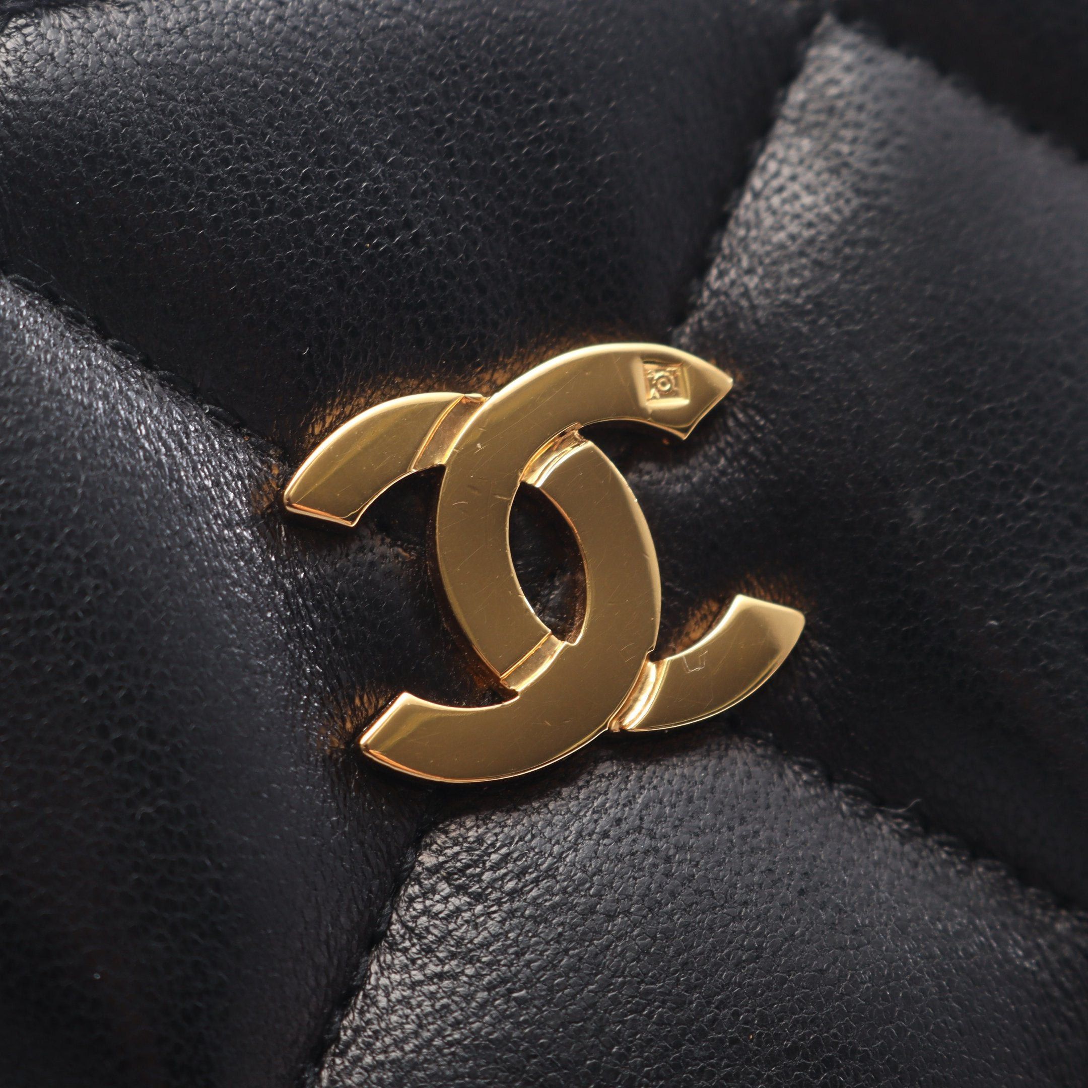 Chanel Chanel Matelasse Chain Shoulder Bag Tote Lambskin Black Gold Hardware Size ONE SIZE - 9 Thumbnail