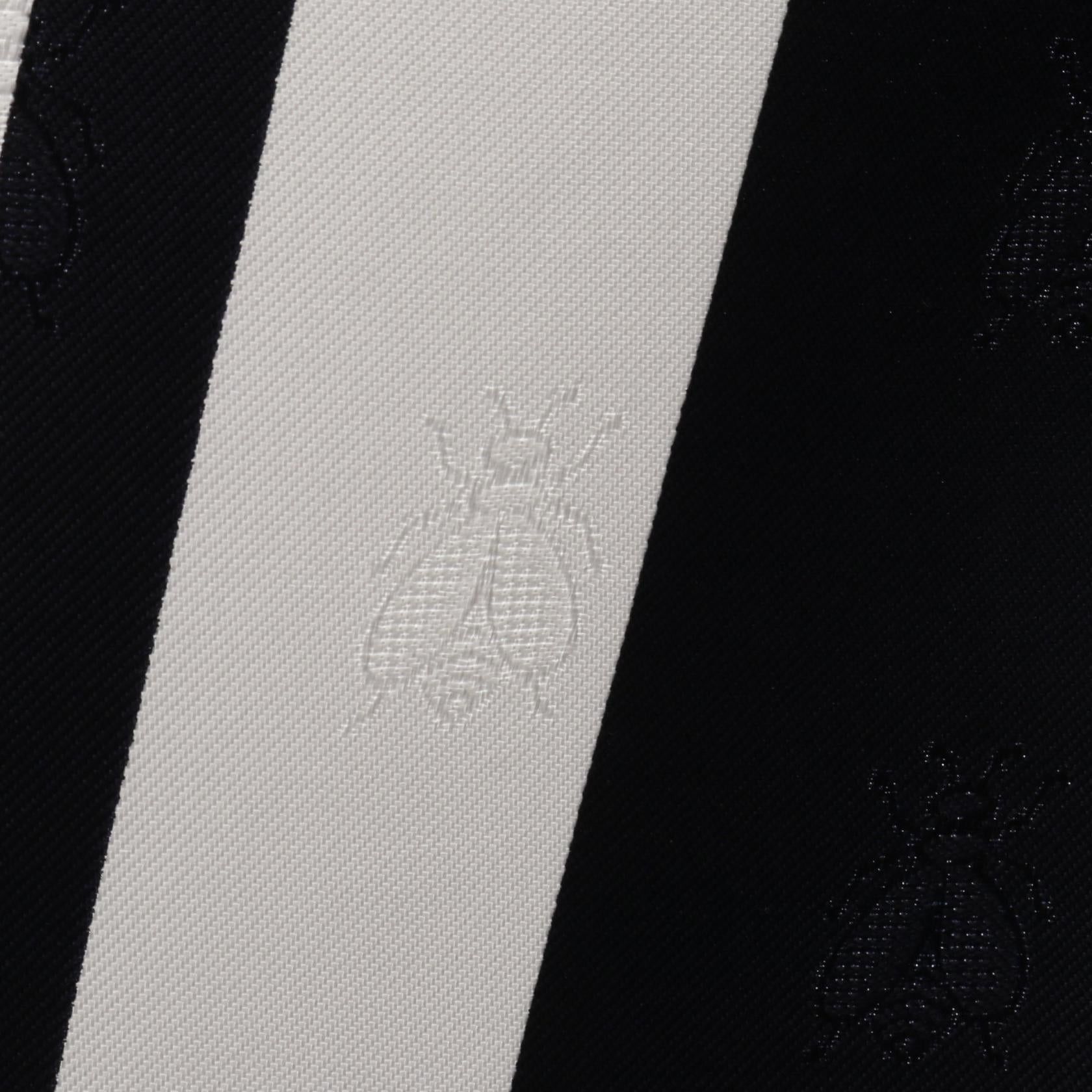 Hermes Hermes Carres 90 Tattoo Brides De Gala Scarf Silk White Navy Size ONE SIZE - 5 Thumbnail